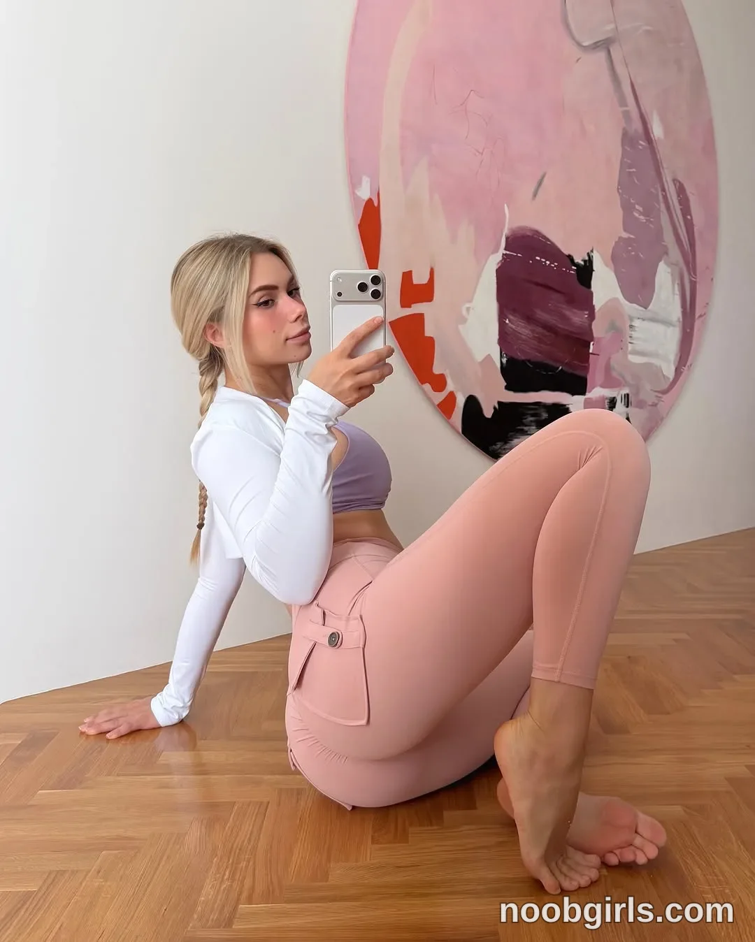 Laura (@_hidden_gem_) โ "Gym outfit for Monday ๐ฆ is it good for?)"