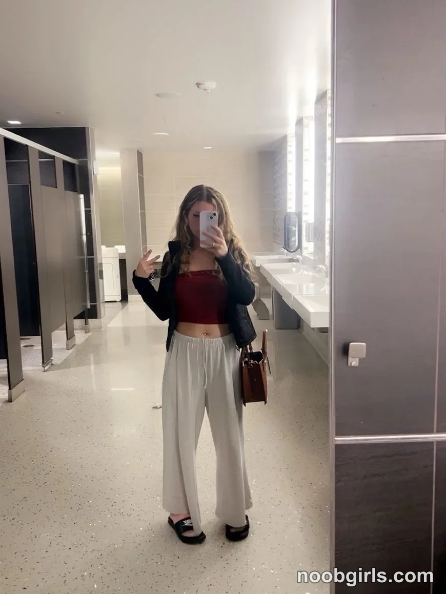 abbiebrooks on Chaturbate