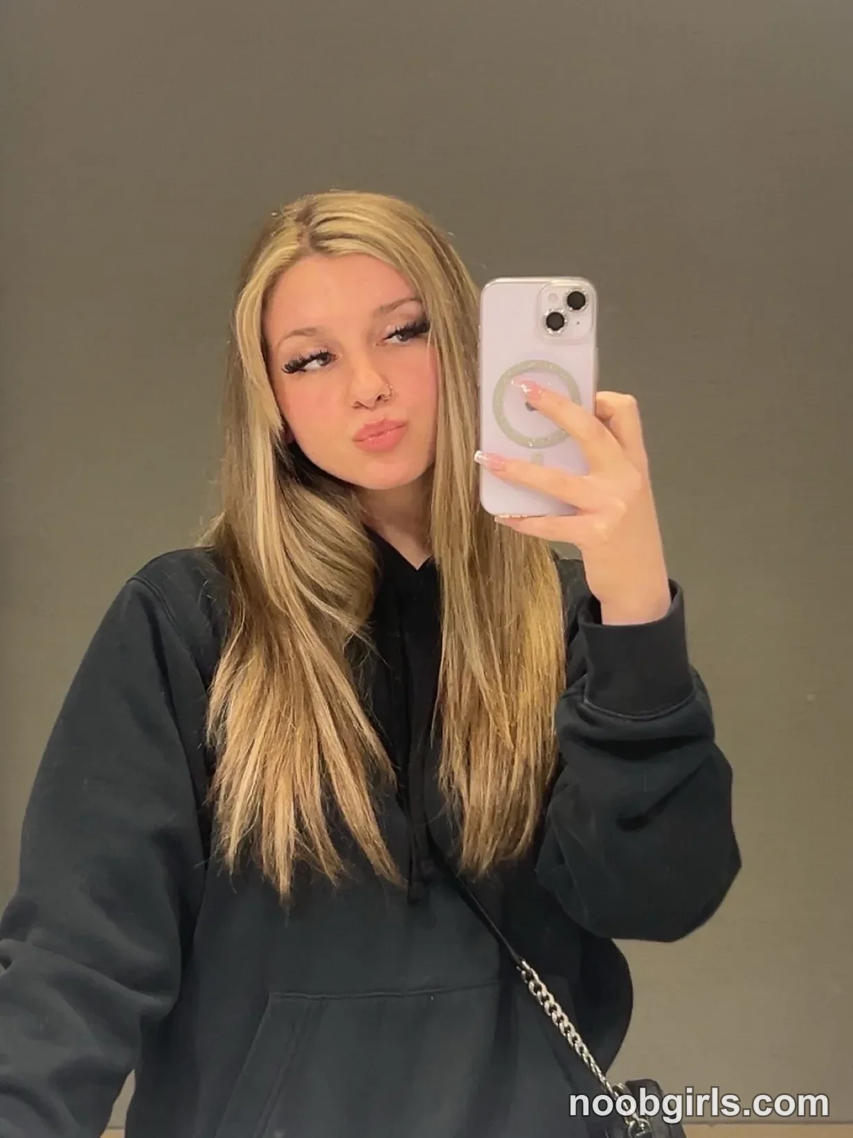 abbiebrooks on Chaturbate