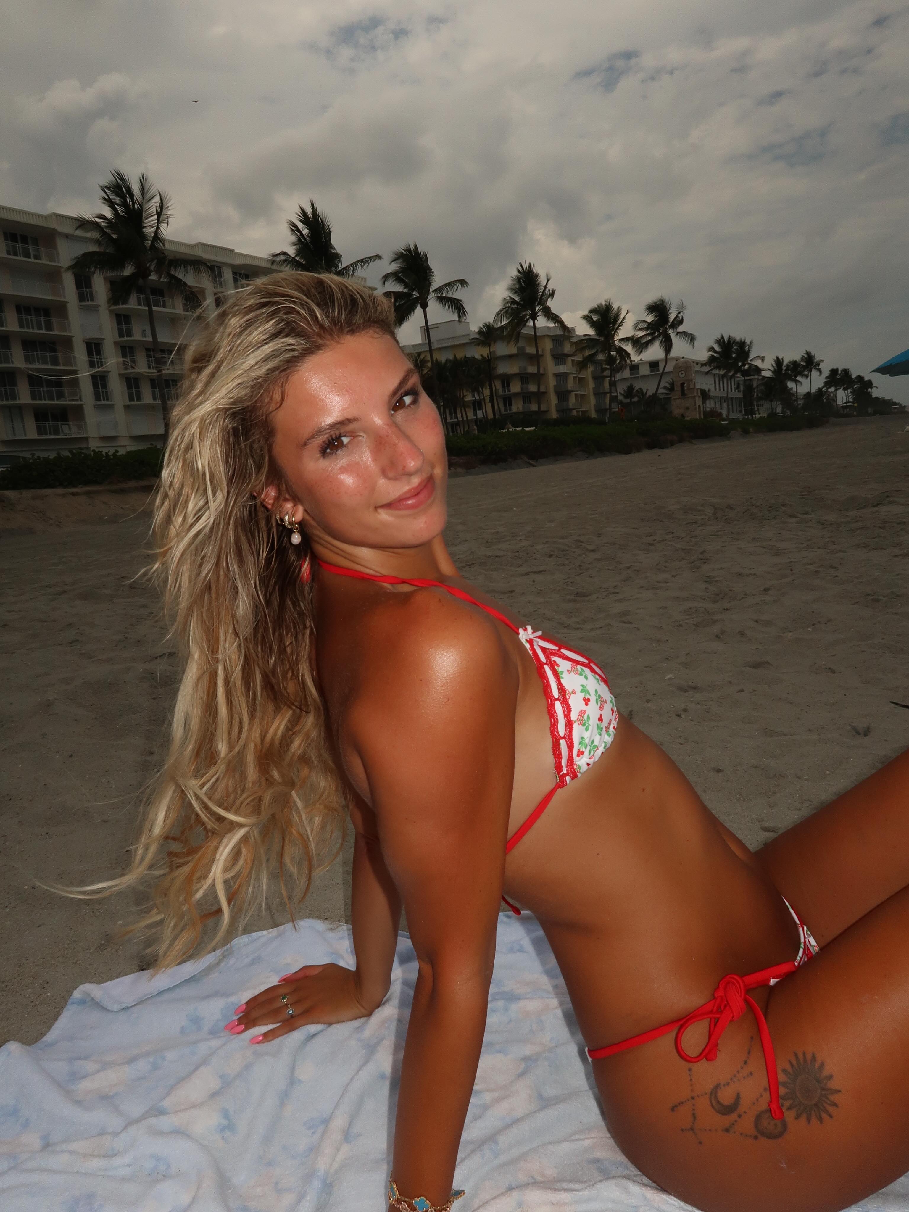 ambiebambiii (@ambiebambiii) — photo 102 from her gallery