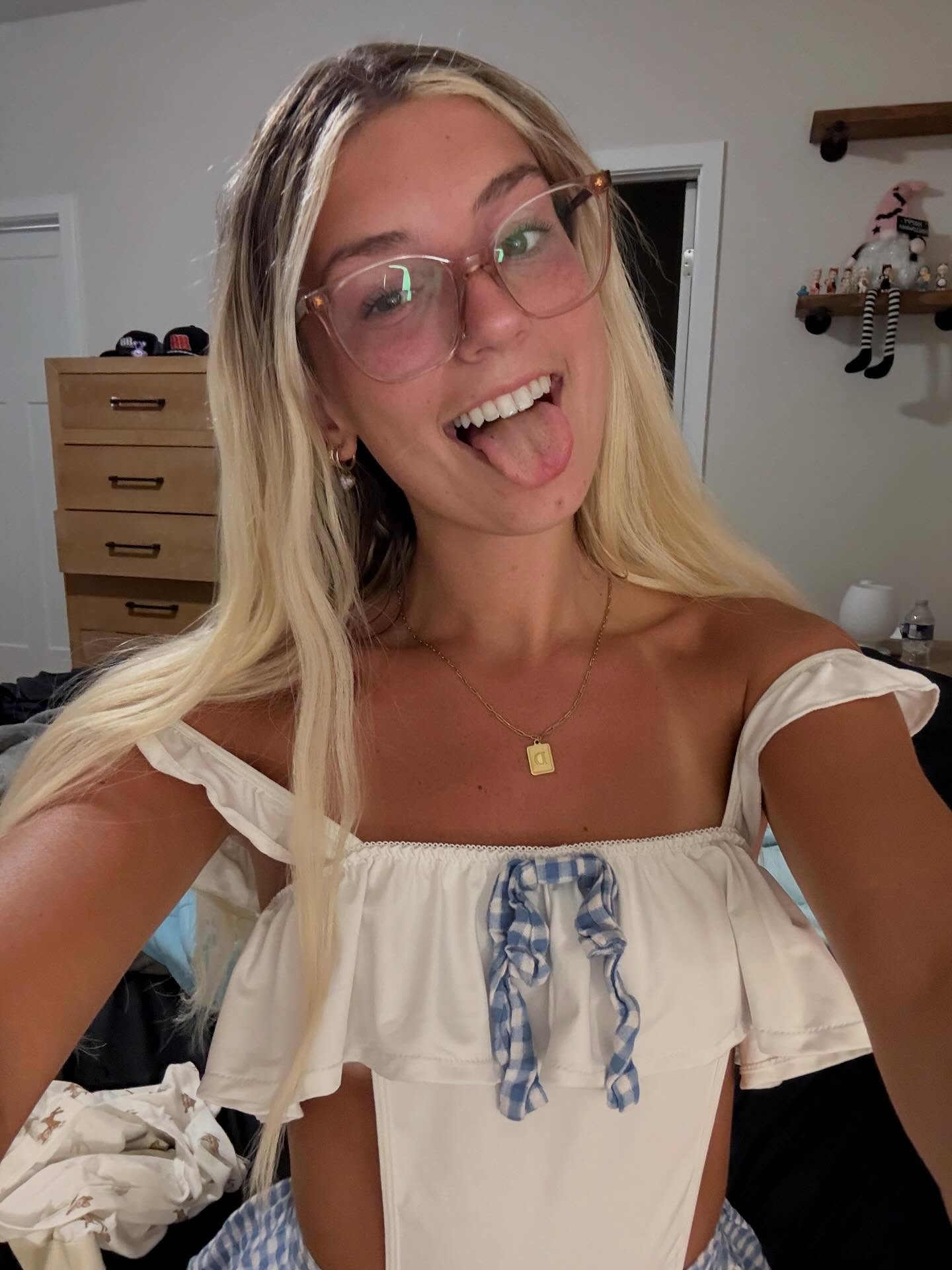 ambiebambiii (@ambiebambiii) — photo 169 from her gallery