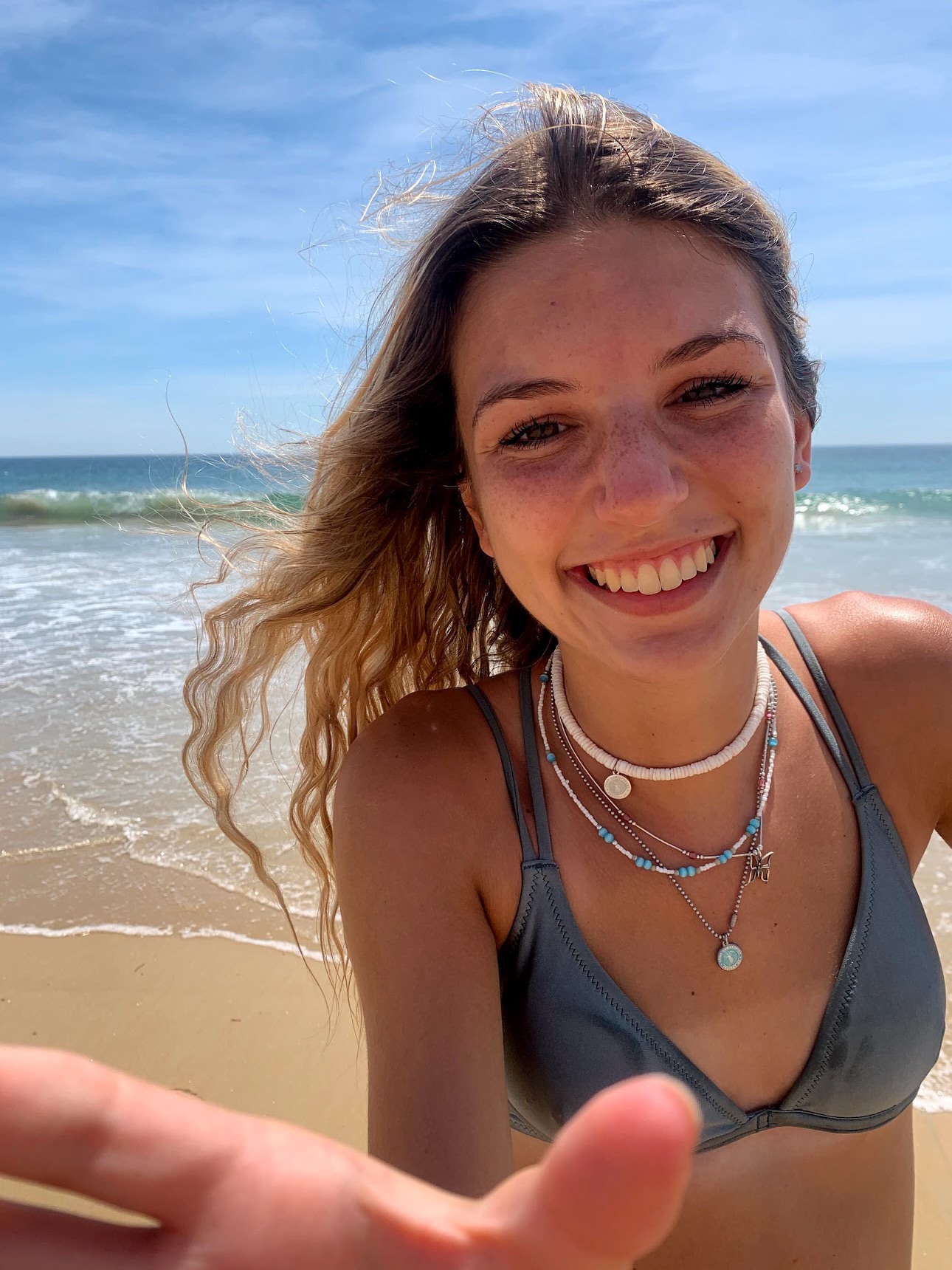 ambiebambiii (@ambiebambiii) — "Salty air and salt on my skin makes me happiest 💙💙"