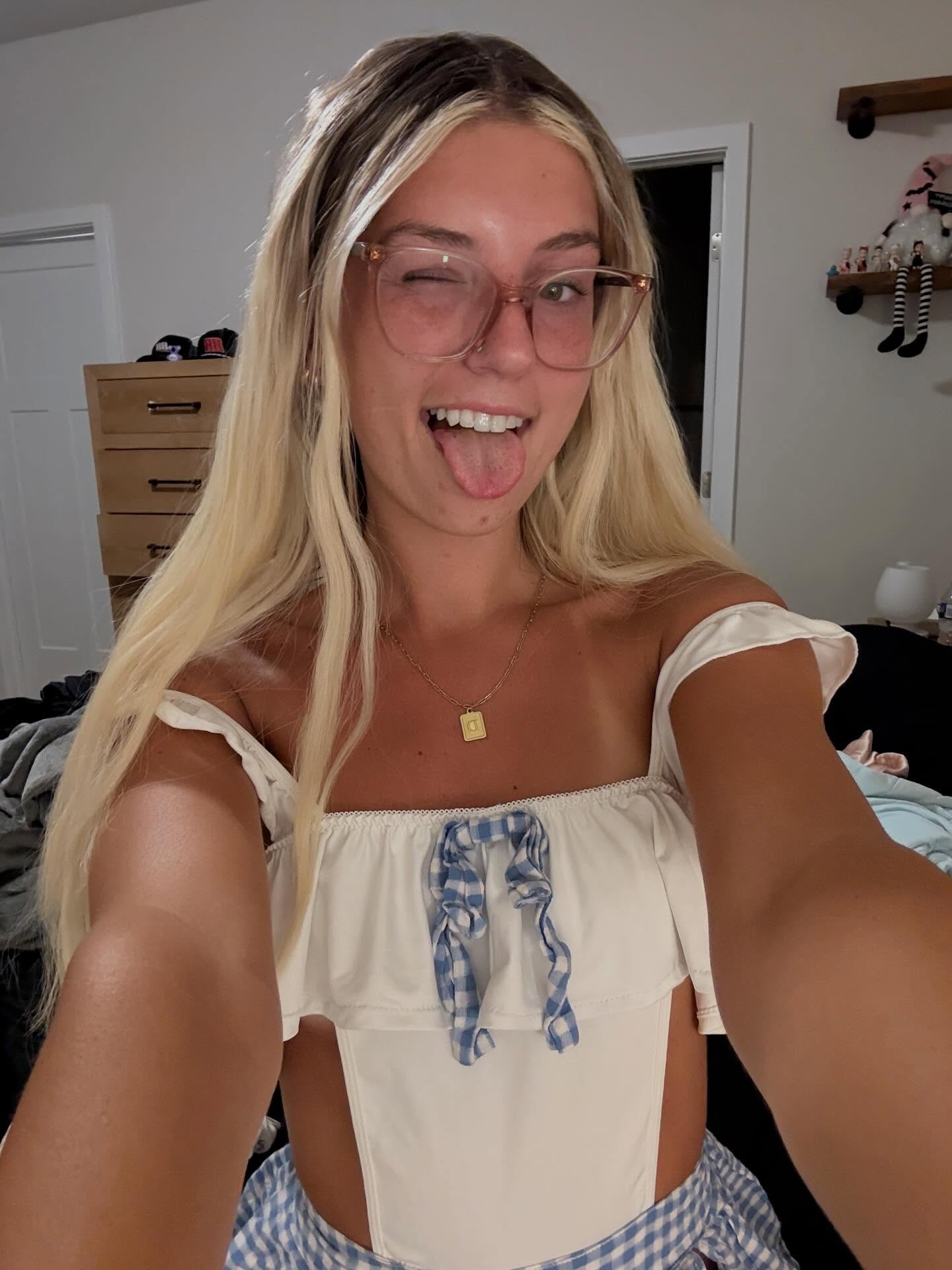 ambiebambiii (@ambiebambiii) — photo 277 from her gallery
