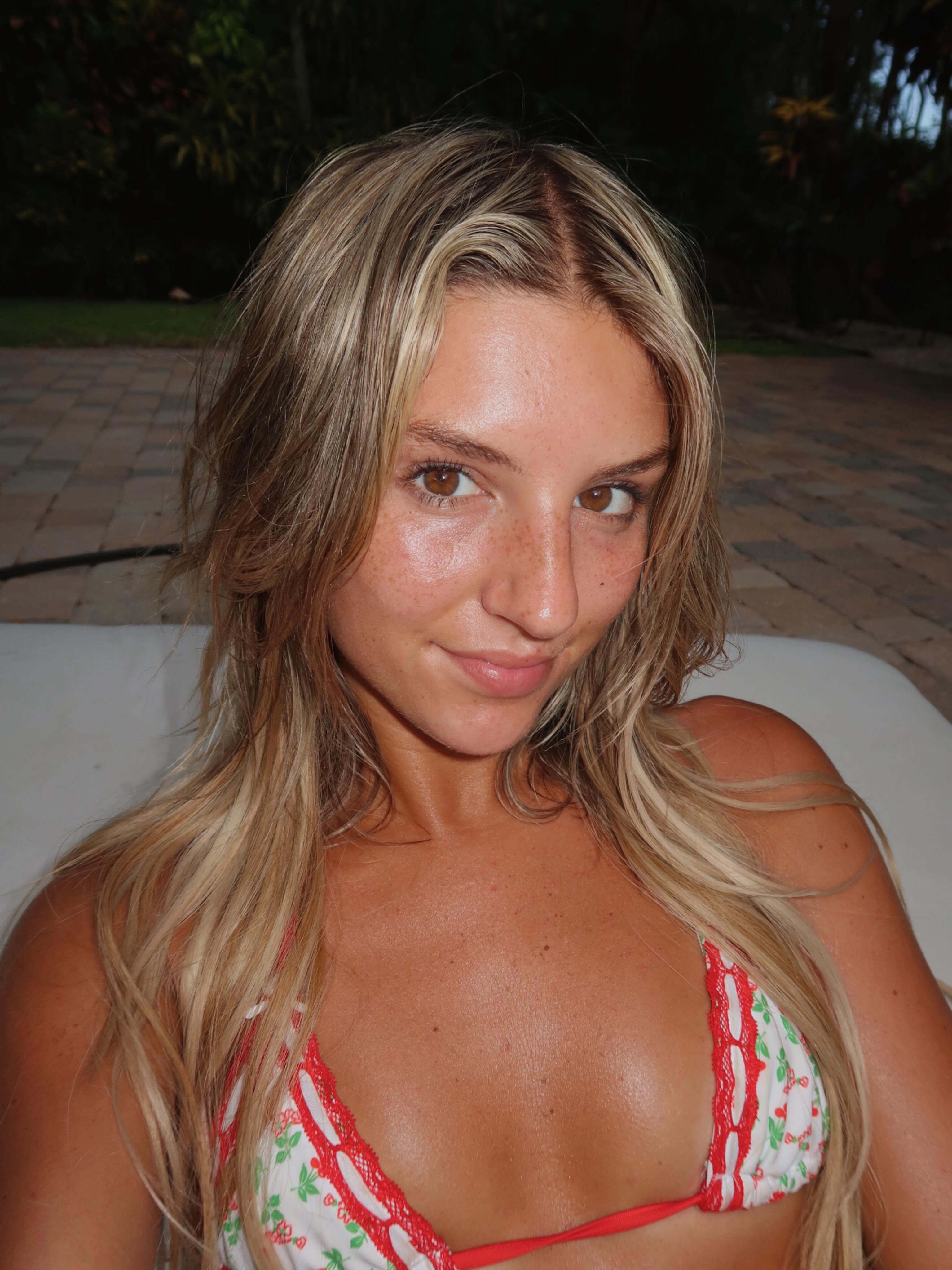 ambiebambiii (@ambiebambiii) — photo 313 from her gallery
