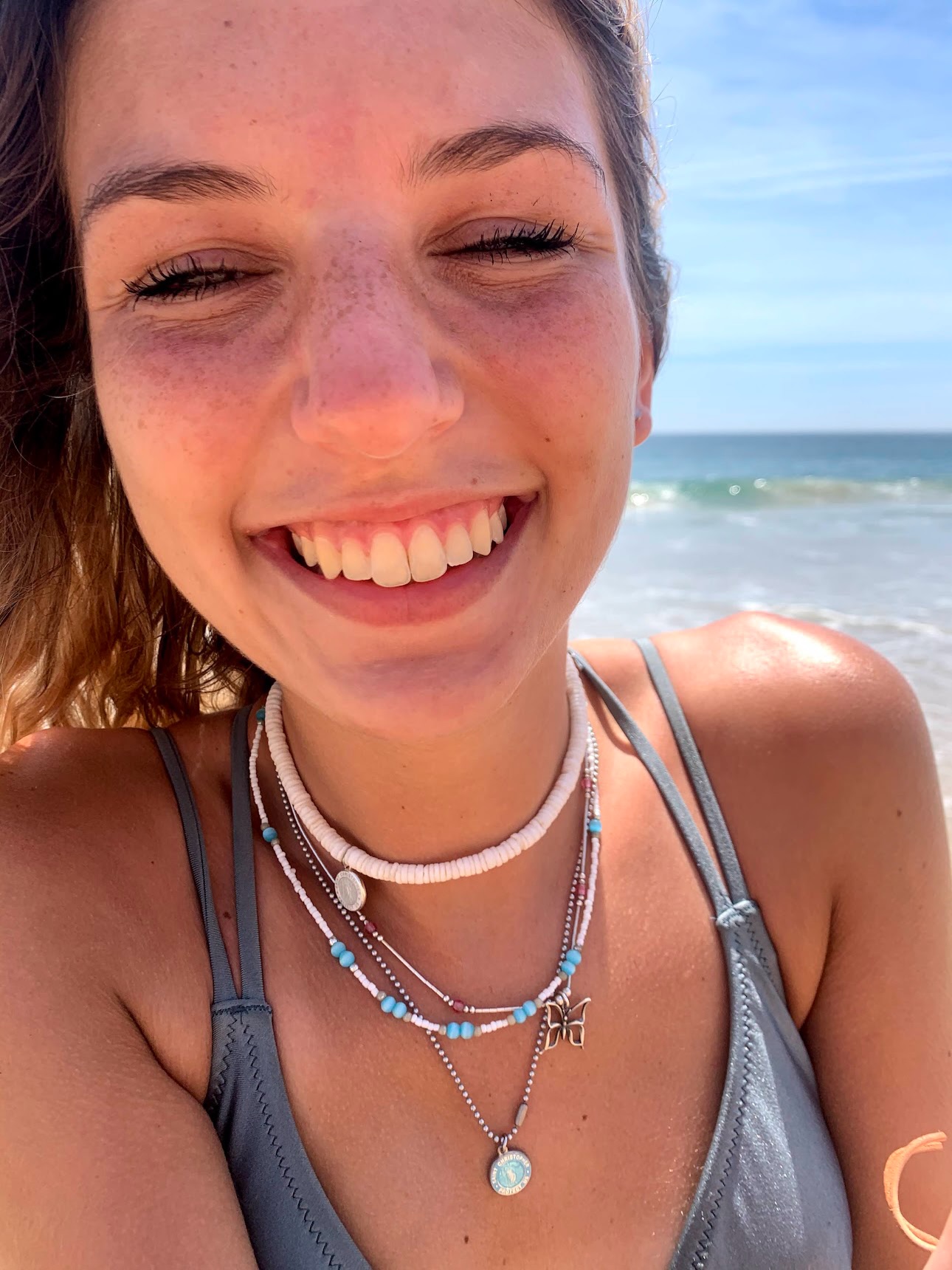 ambiebambiii (@ambiebambiii) — "Salty air and salt on my skin makes me happiest 💙💙"