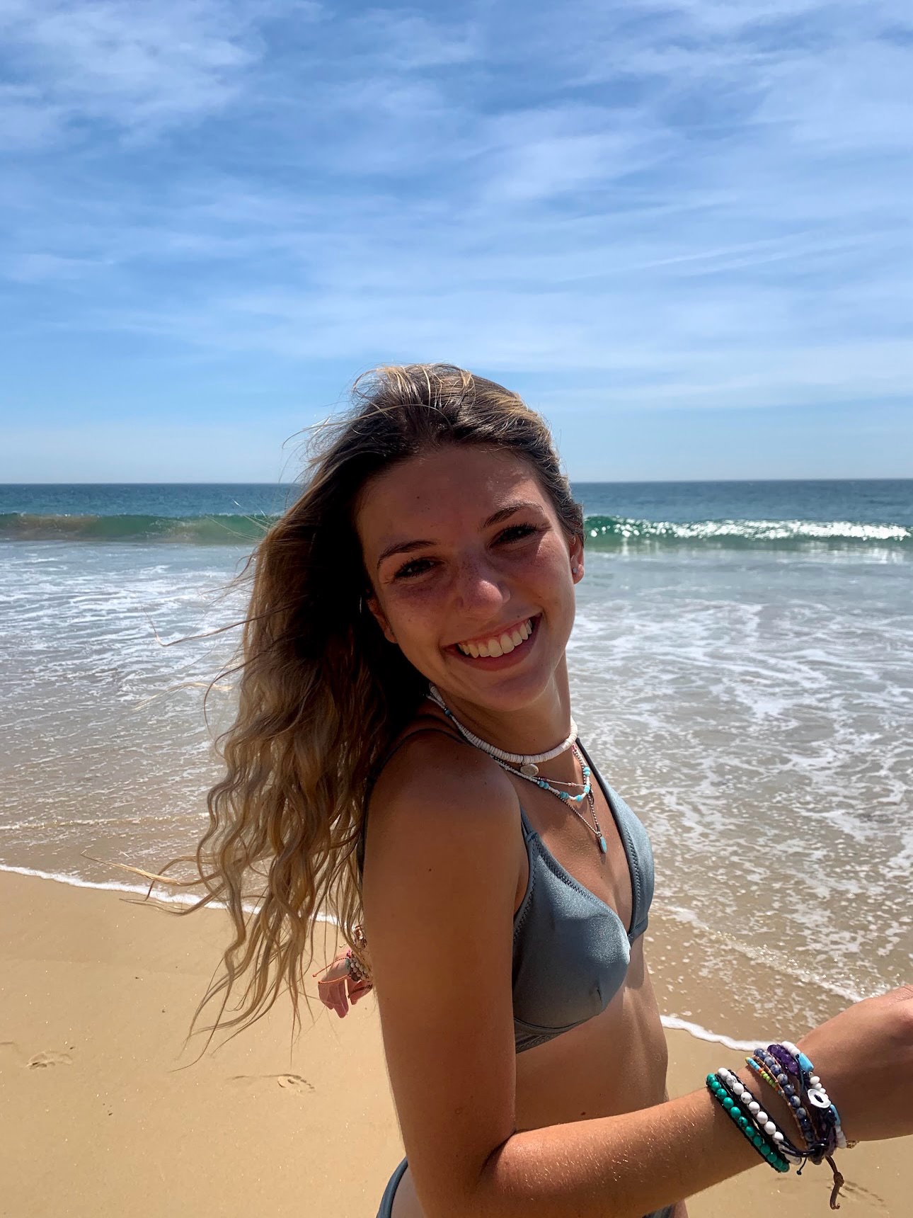 ambiebambiii (@ambiebambiii) — "Salty air and salt on my skin makes me happiest 💙💙"