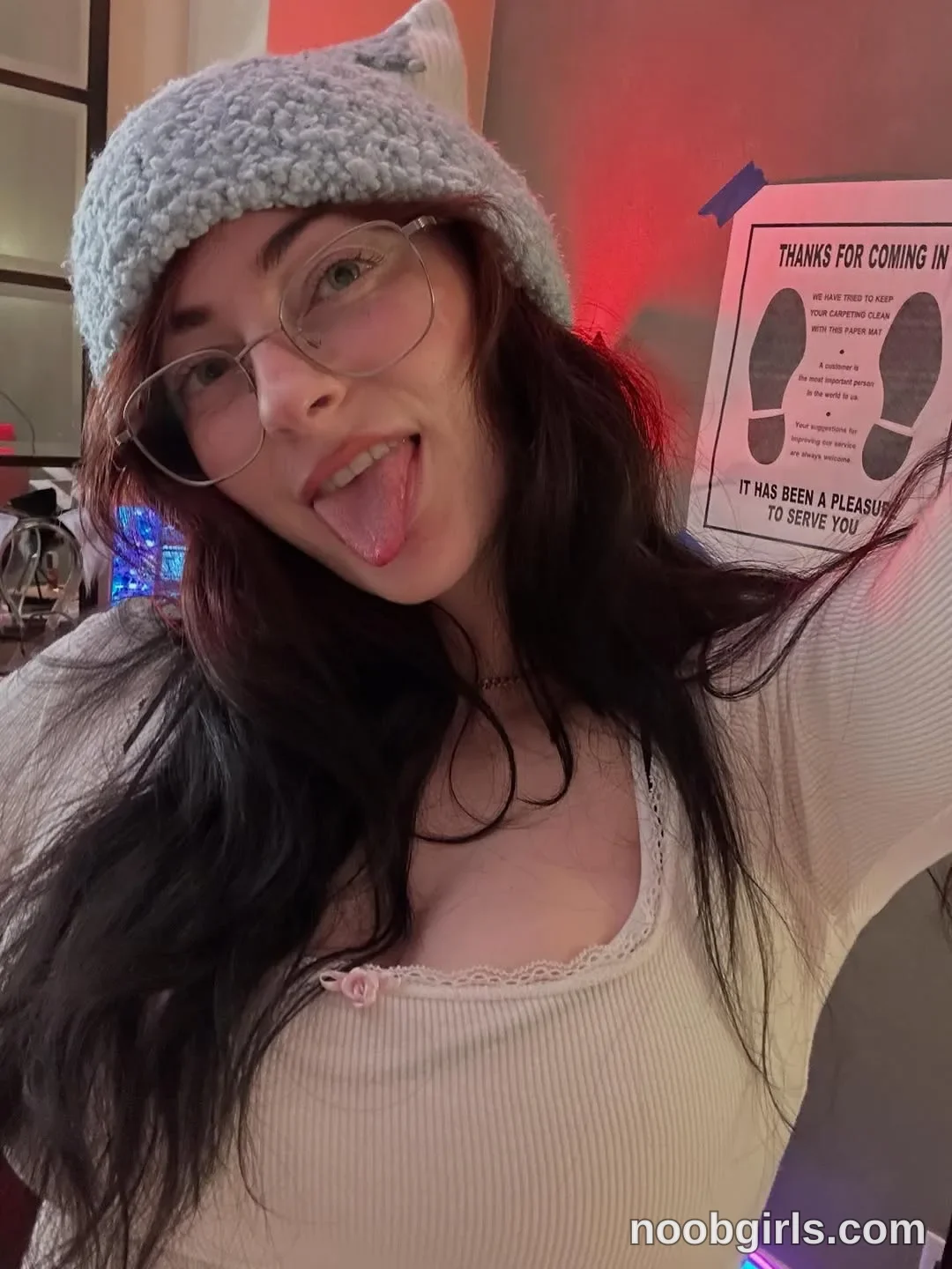 Sierra (@amphetameme) — "this app makes me feel like the fugliest person alive sometimes and I know it…"
