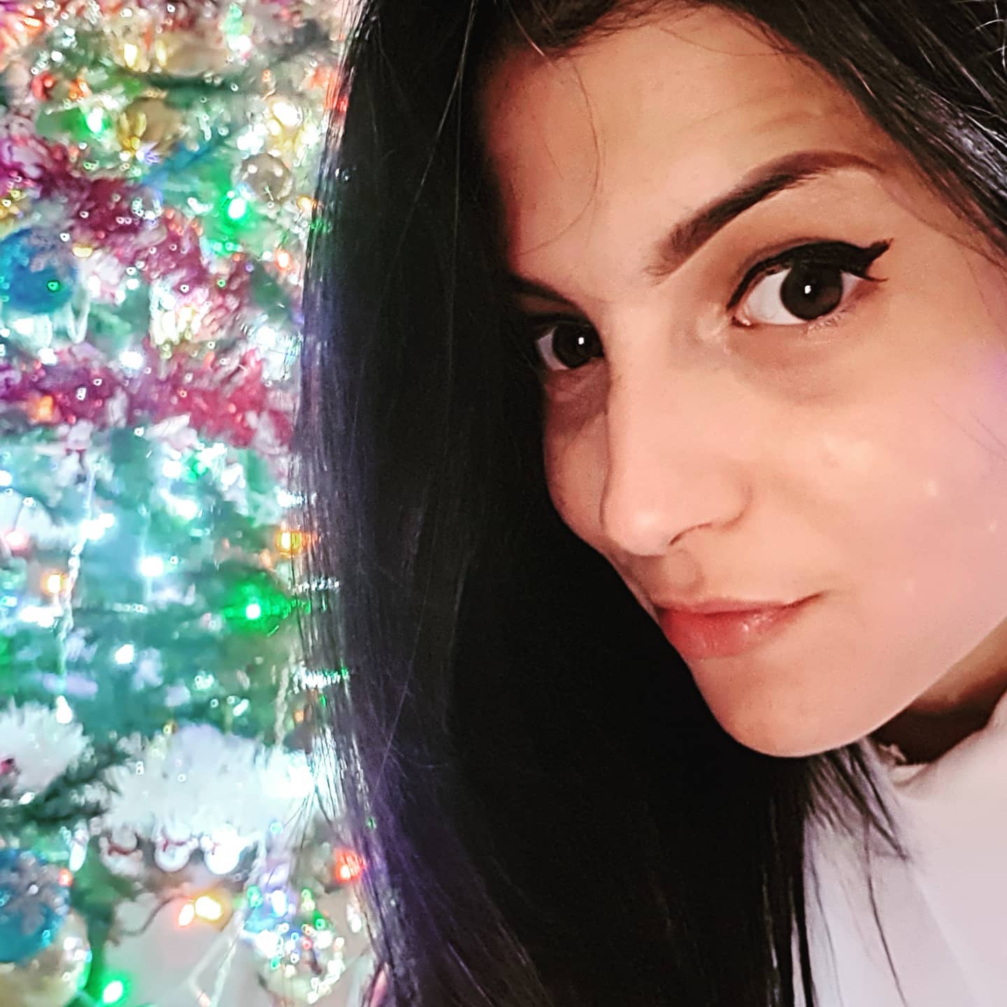 anaworld69 taking a selfie wearing white top