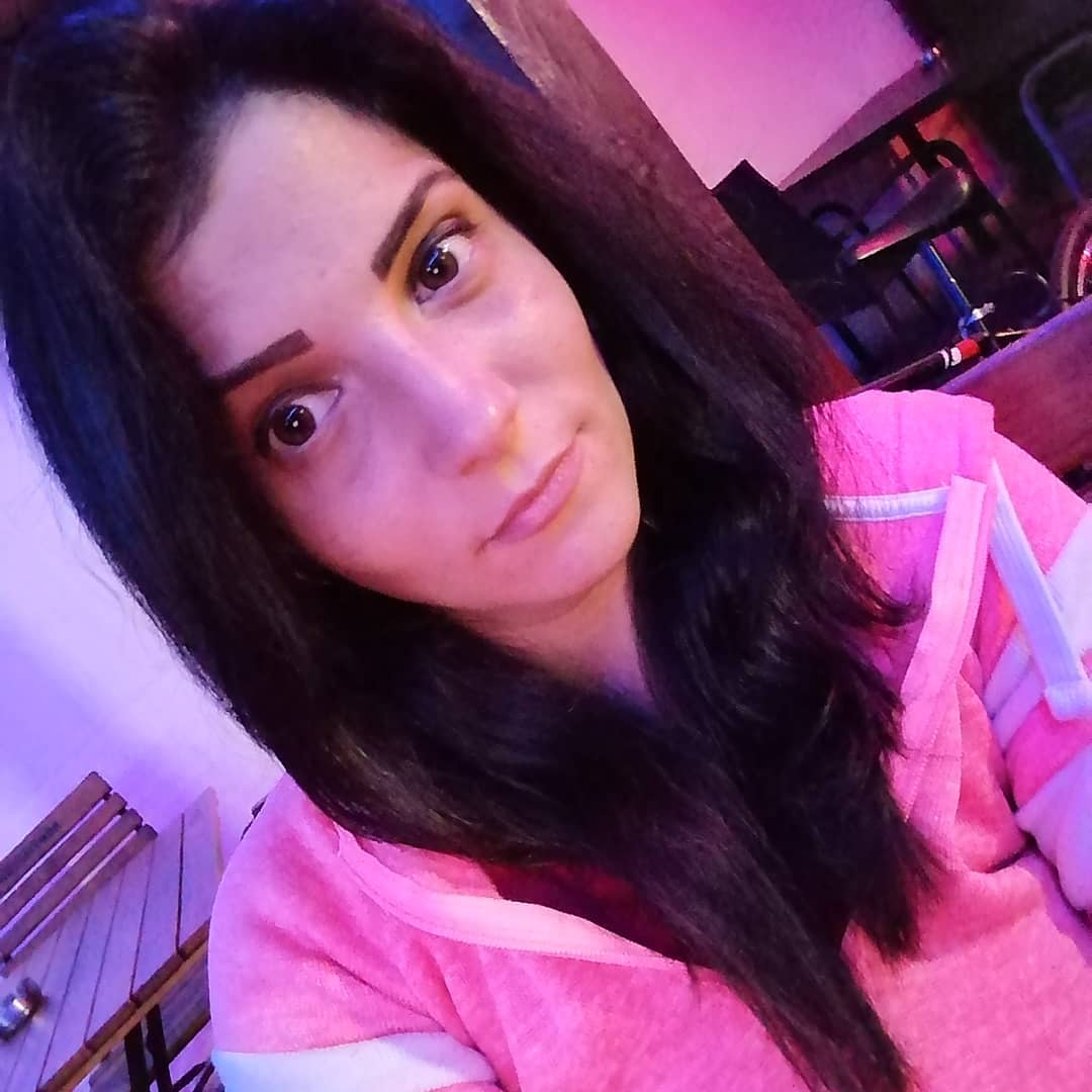anaworld69 wearing pink hoodie in venue