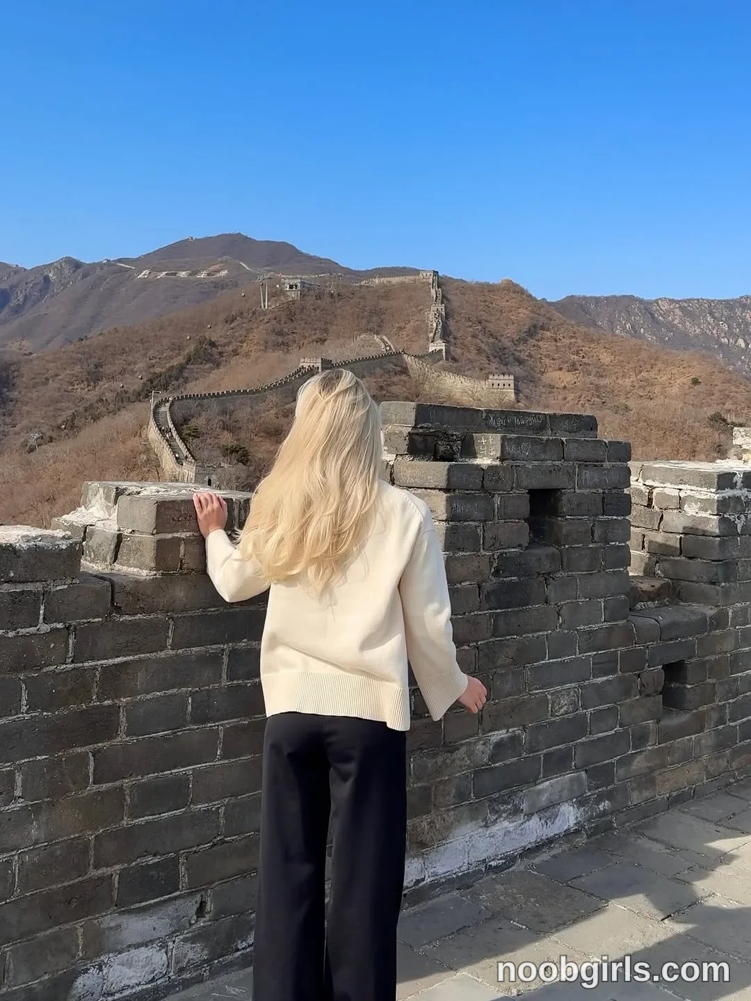 Angelina (@angelees_) in Mutianyu, Great Wall