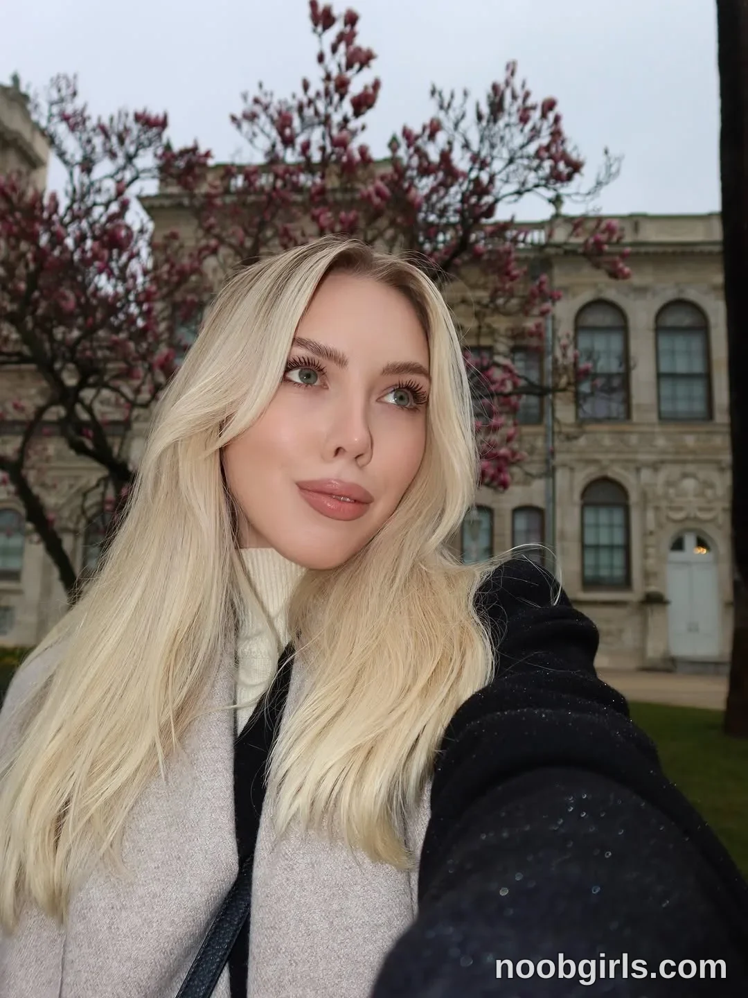 Angelina (@angelees_) in Istanbul, Turkey