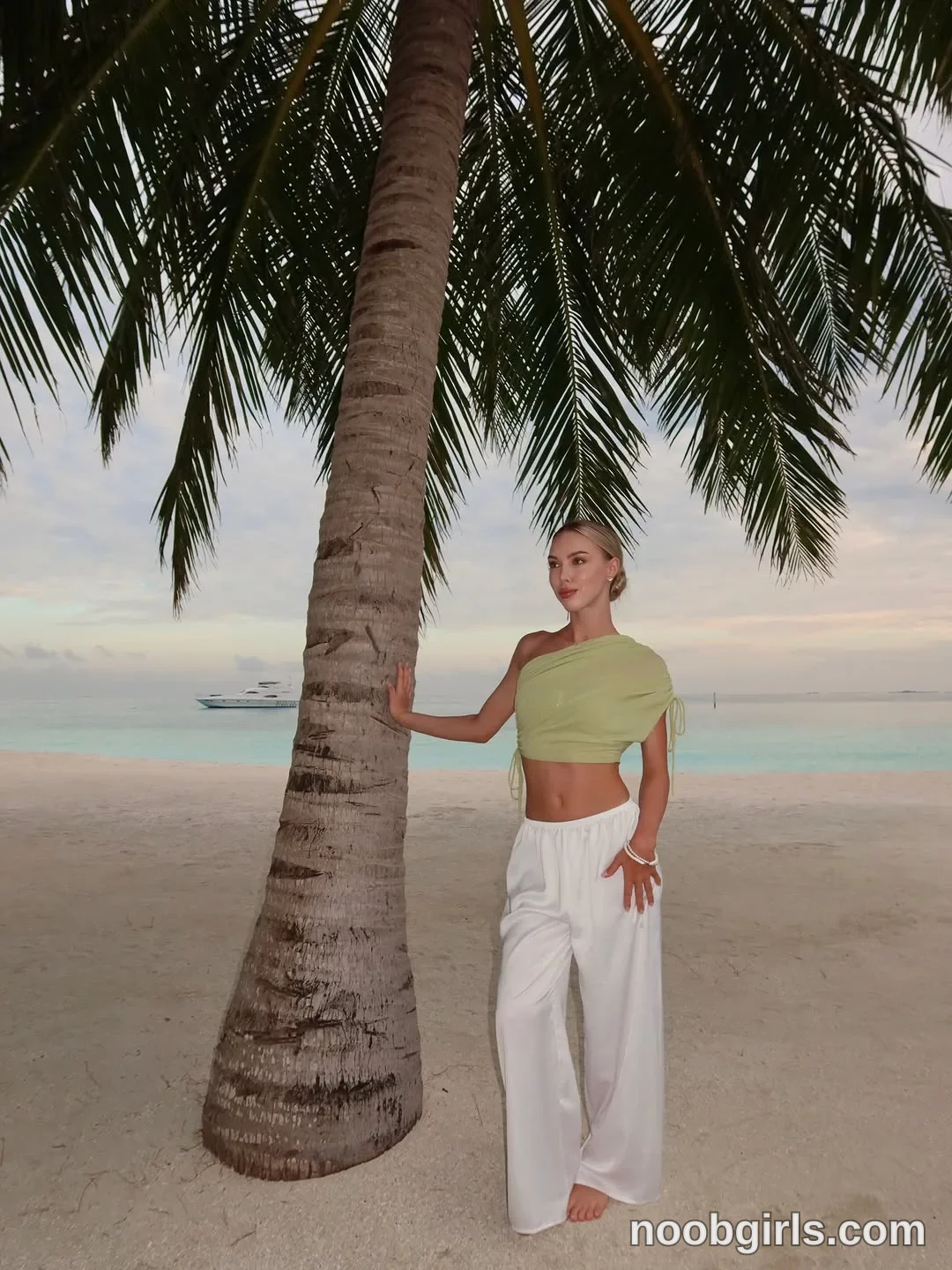Angelina (@angelees_) in Maldives Island