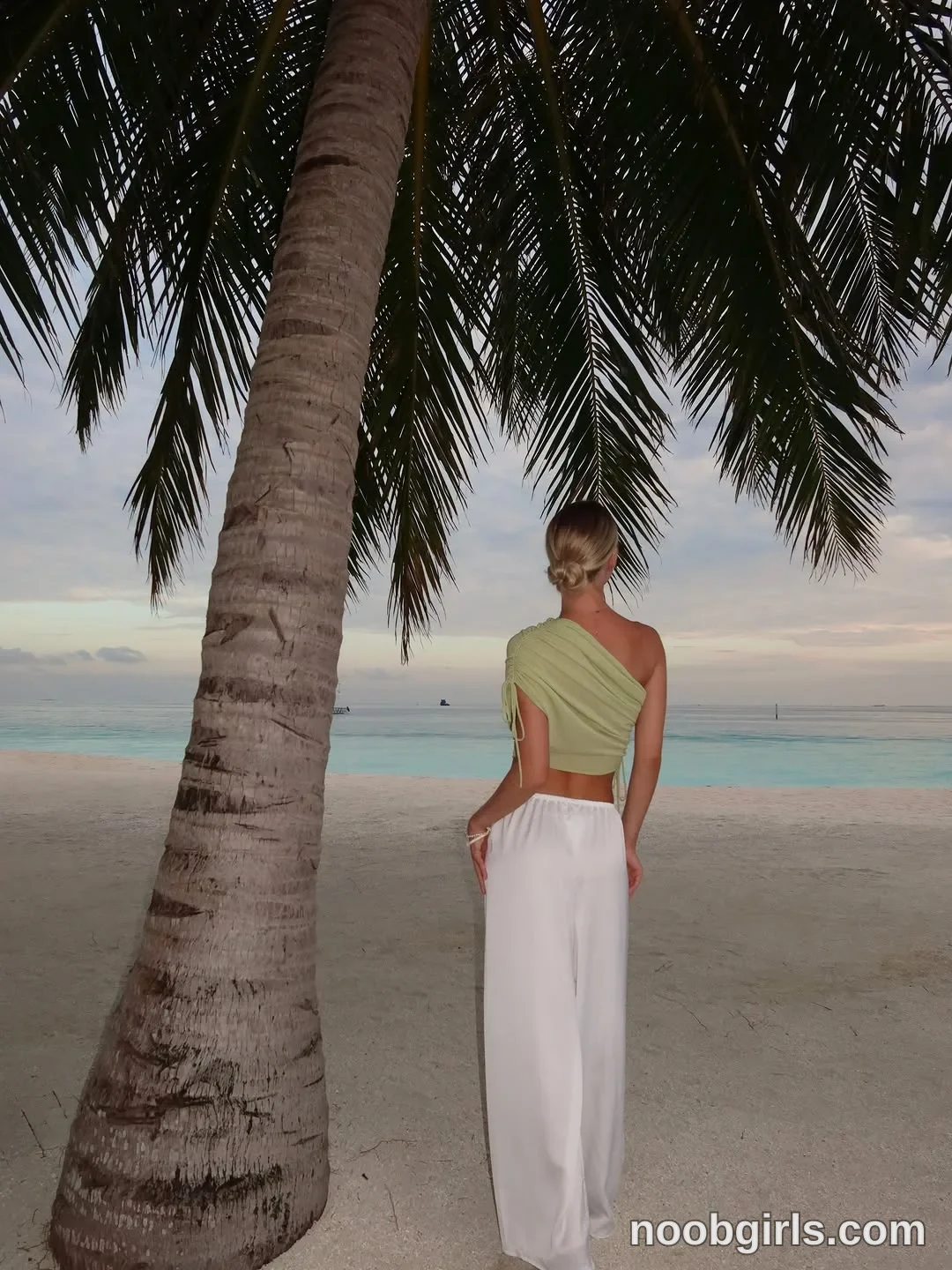 Angelina (@angelees_) in Maldives Island