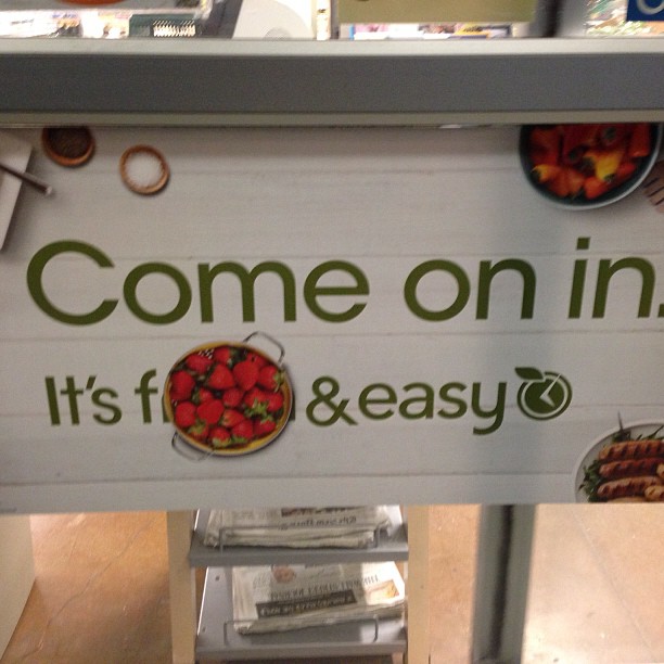 annabisoux in grocery store