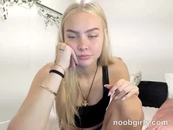 ariah_is_blonde on Chaturbate
