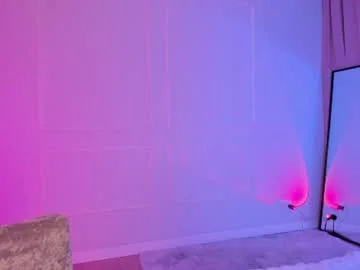 ariya_star in room
