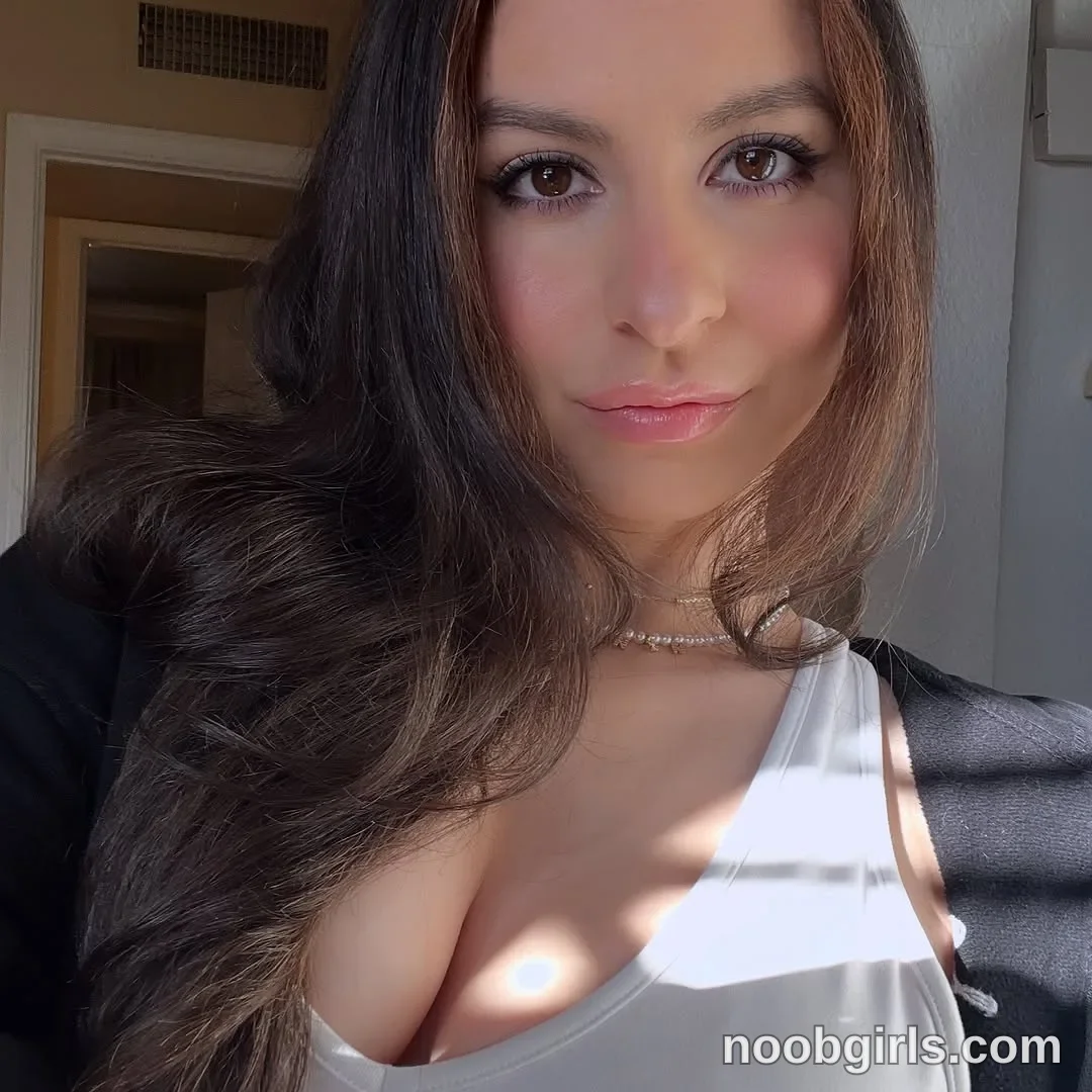 Bae (@baedot) — "Coming in hot 😜" in Scottsdale, Arizona