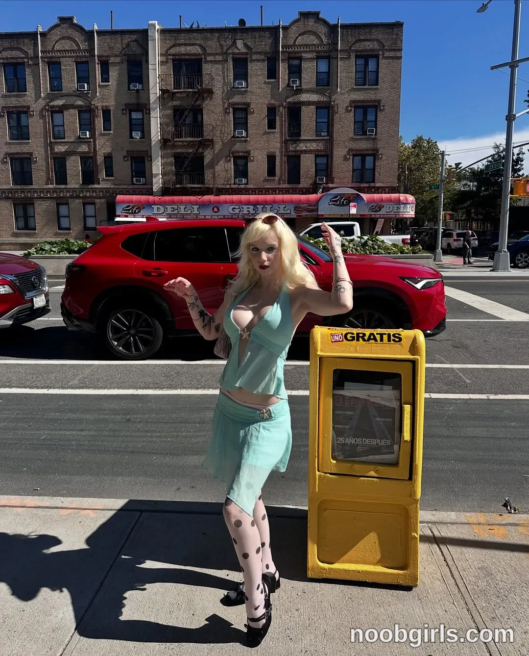 Bardot (@bardoteyed) — "fashion week fems 🎀"