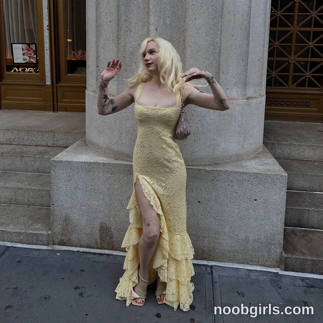 Bardot (@bardoteyed) — "babygirl in control, i feel like nicole 🍸"