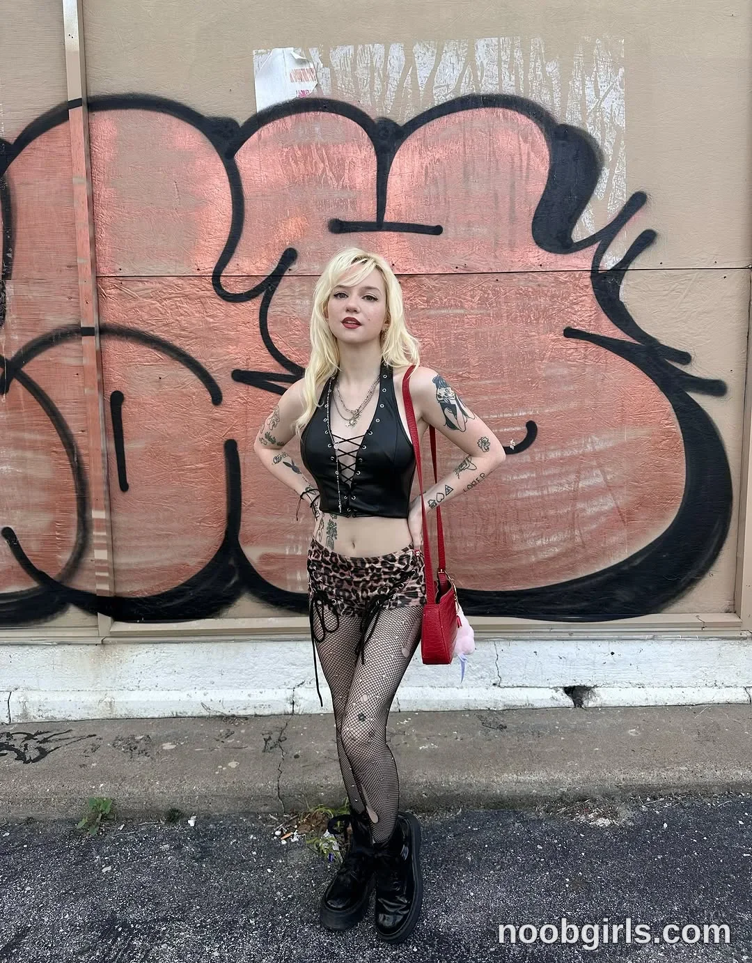 Bardot (@bardoteyed) — "you are such a fu⭐️ing superstar"