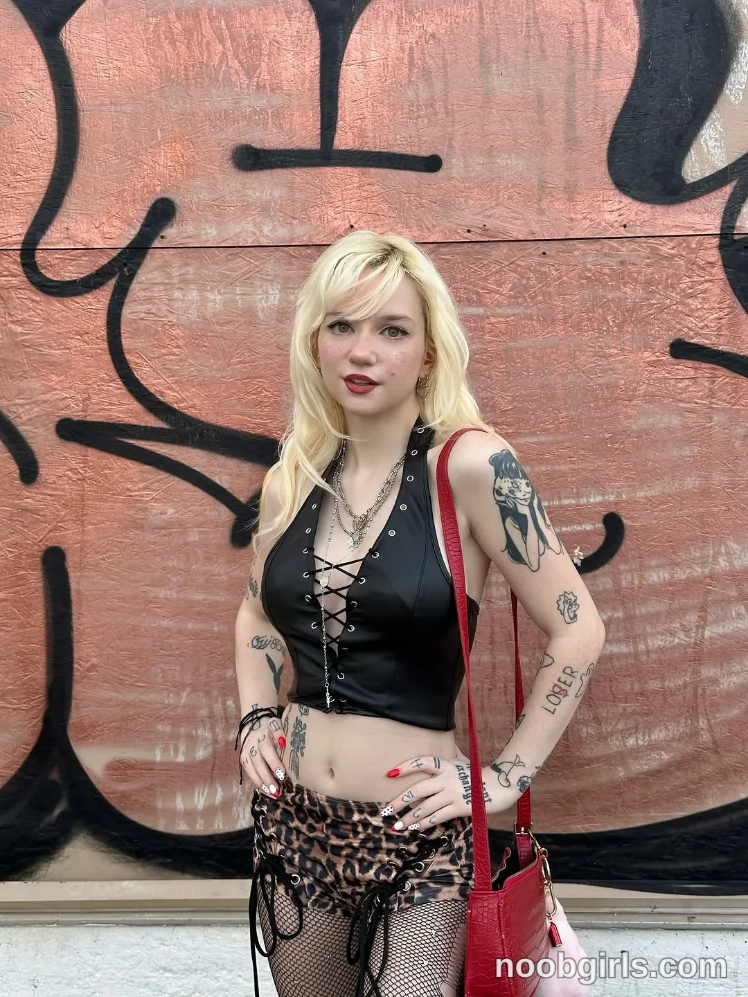 Bardot (@bardoteyed) — "you are such a fu⭐️ing superstar"