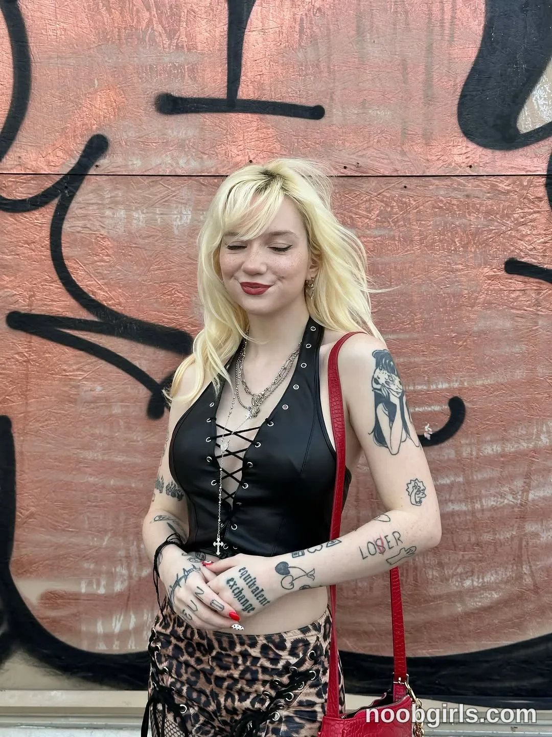 Bardot (@bardoteyed) — "you are such a fu⭐️ing superstar"