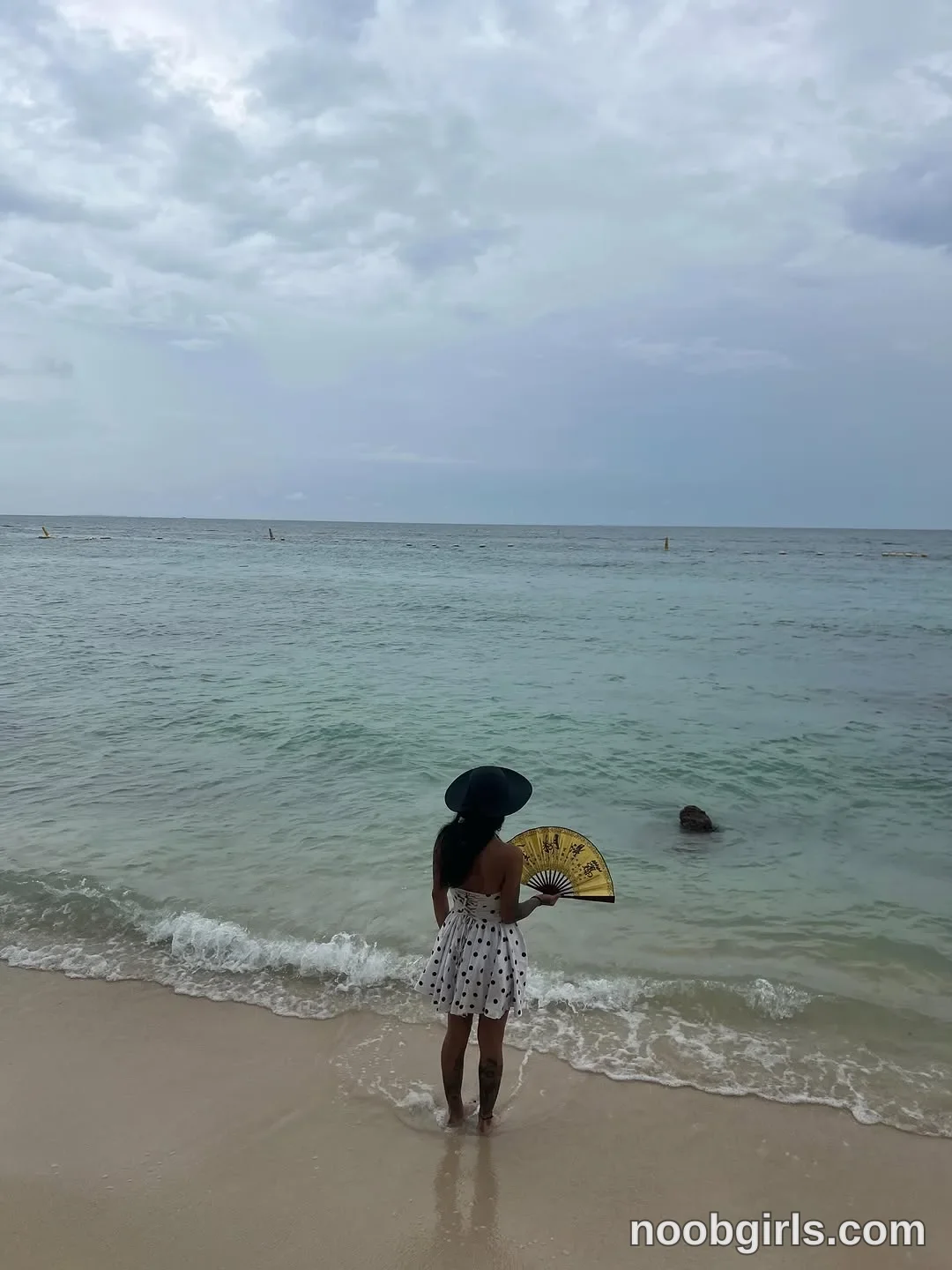 beelzebosss (@beelzebosss) — "a bitch in the beach haha😎"