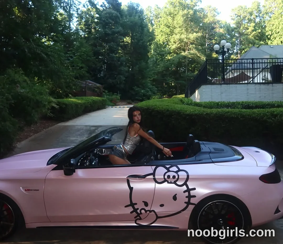 Blaire (@blairebliz) — "Pink hello kitty"