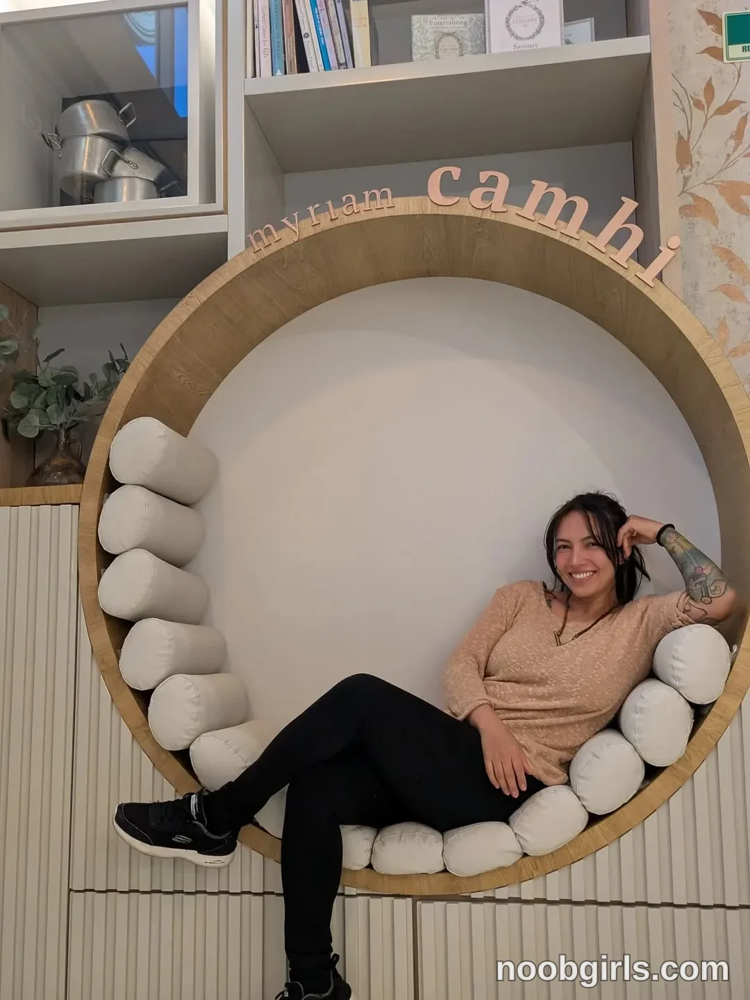 Charlene Soles (@charlene_soles) — "Feet, food and fabulous places"