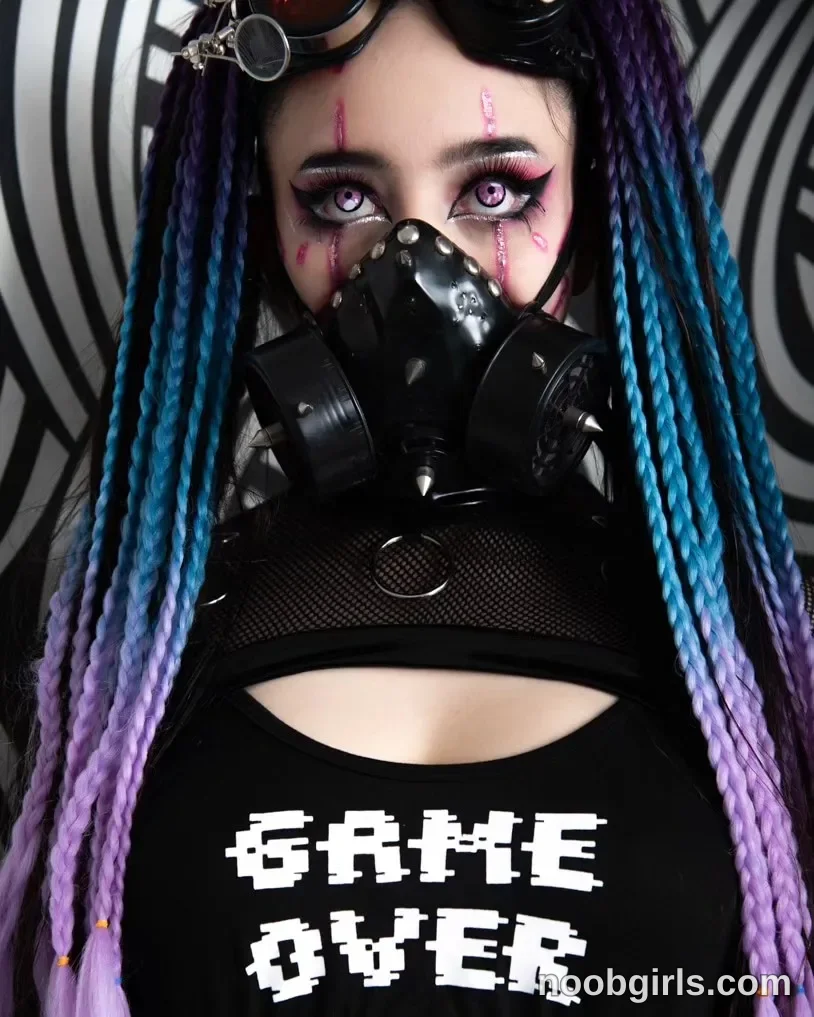 charlotte_germanotta_ Facing the camera with her head upright.