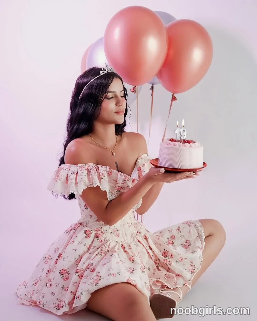 Chelsey Hudson (@chelsey_hudson) — "Happy birthday to me 💖🎉🎂"