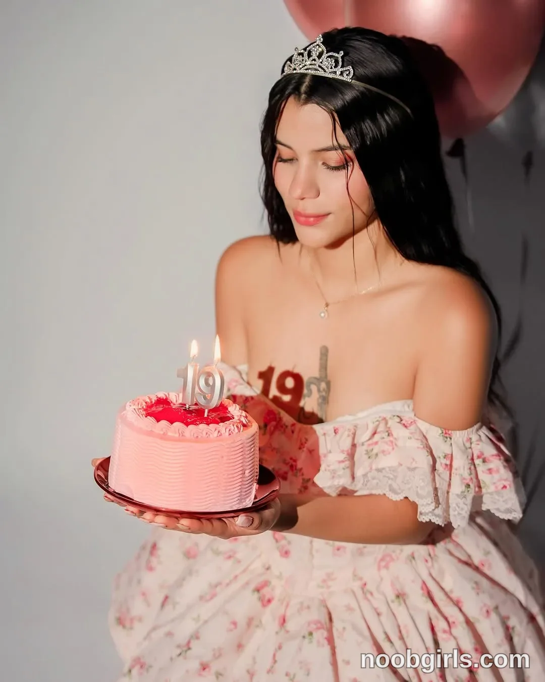 Chelsey Hudson (@chelsey_hudson) — "Happy birthday to me 💖🎉🎂"