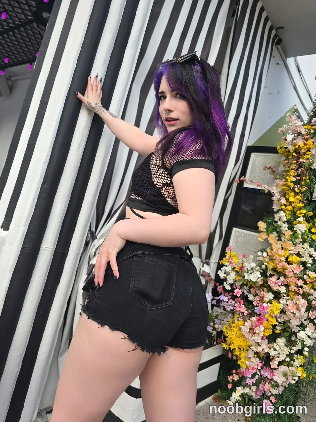 Crimson Kitten (@crimsonkitten) — "Dressed like I bite (I do) 🖤"