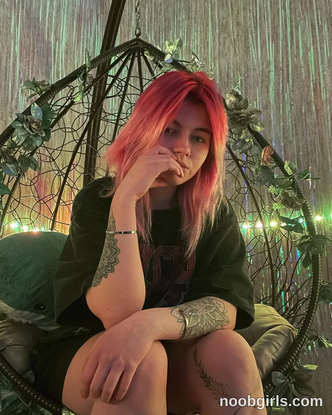 Lilith (@cryptobjgirlv2) in Грустные глазки