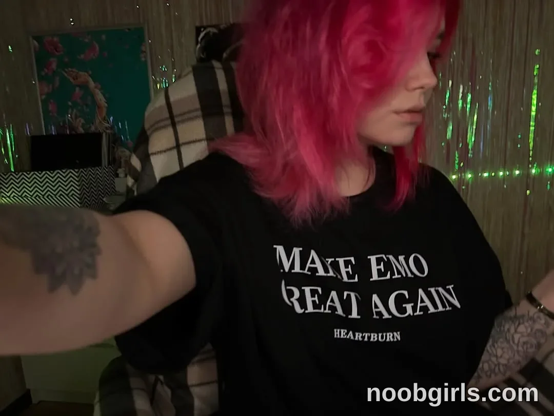 Lilith (@cryptobjgirlv2) in 𝙁𝙪𝙘𝙠 𝙀𝙢𝙤𝙩𝙞𝙤𝙣 彡