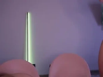 cute18cute 30 05 show with cb cutebon streaming live frame — Chaturbate cam girl