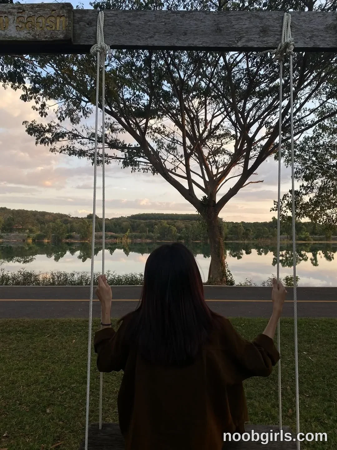 Daisy (@daisybean) — "𝖮𝖿𝖿𝗅𝗂𝗇𝖾 𝗍𝗋𝗂𝗉. 𝖩𝗎𝗌𝗍 𝗒𝗈𝗎 𝖺𝗇𝖽 𝗆𝖾📵🏕️"