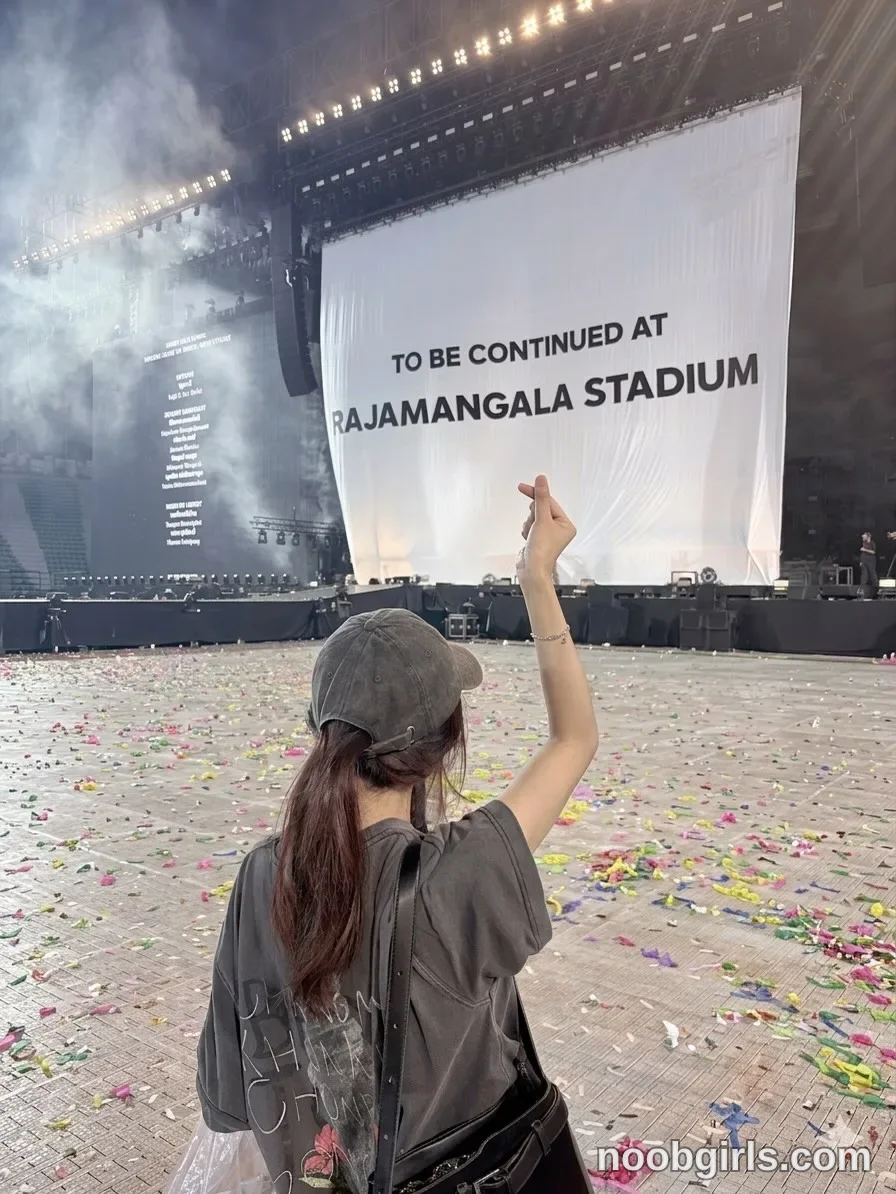 Daisy (@daisybean) — "Three Man Down Supachalasai Stadium … 🌇🏙️🌃" in Supachalasai National Stadium, Bangkok
