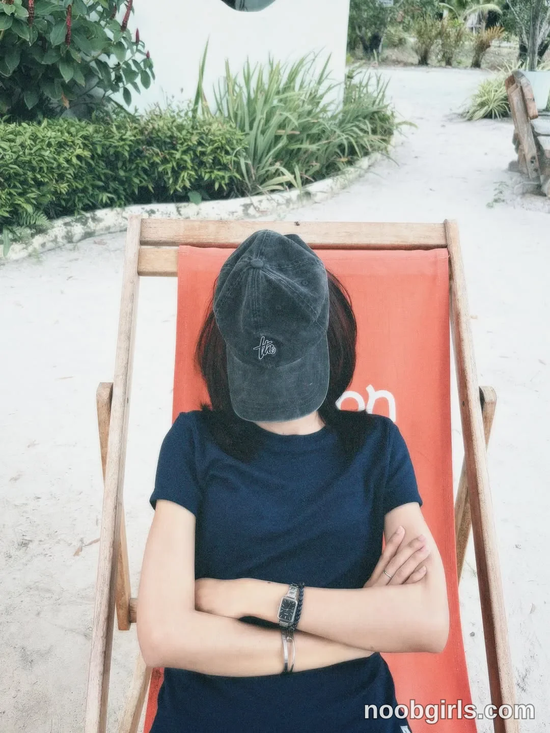 Daisy (@daisybean) — "หื่ม.. ลมทะเล ทำผมเหนียวนะ นานทีปีหน หล่อว่ะ โจฮันนอร์ท ฟอเอเวอร์…"