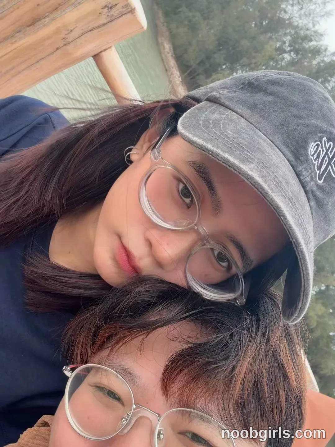 Daisy (@daisybean) — "หื่ม.. ลมทะเล ทำผมเหนียวนะ นานทีปีหน หล่อว่ะ โจฮันนอร์ท ฟอเอเวอร์…"