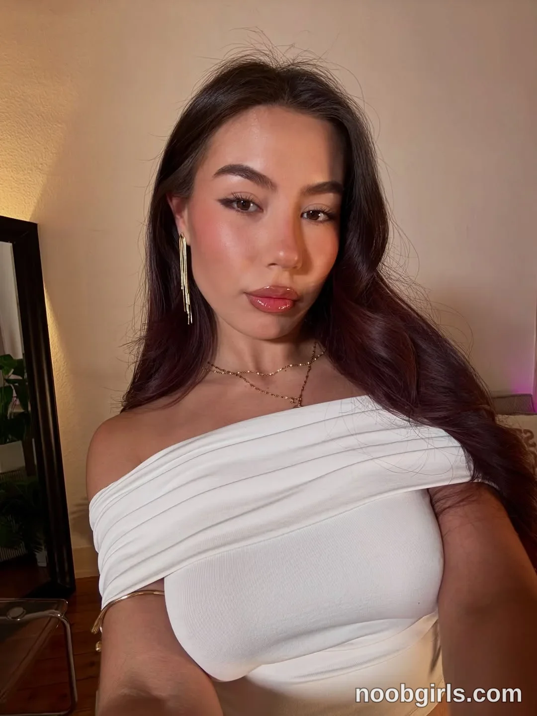 deniseglows (@deniseglows) — "i miss summer 🤍"