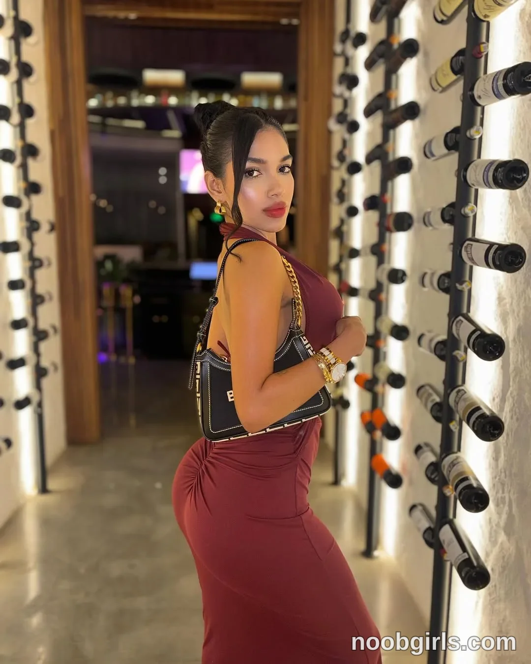 dianac1998 (@dianac1998) — "Los cumplí muy feliz ❤️🎁🍰🎈"