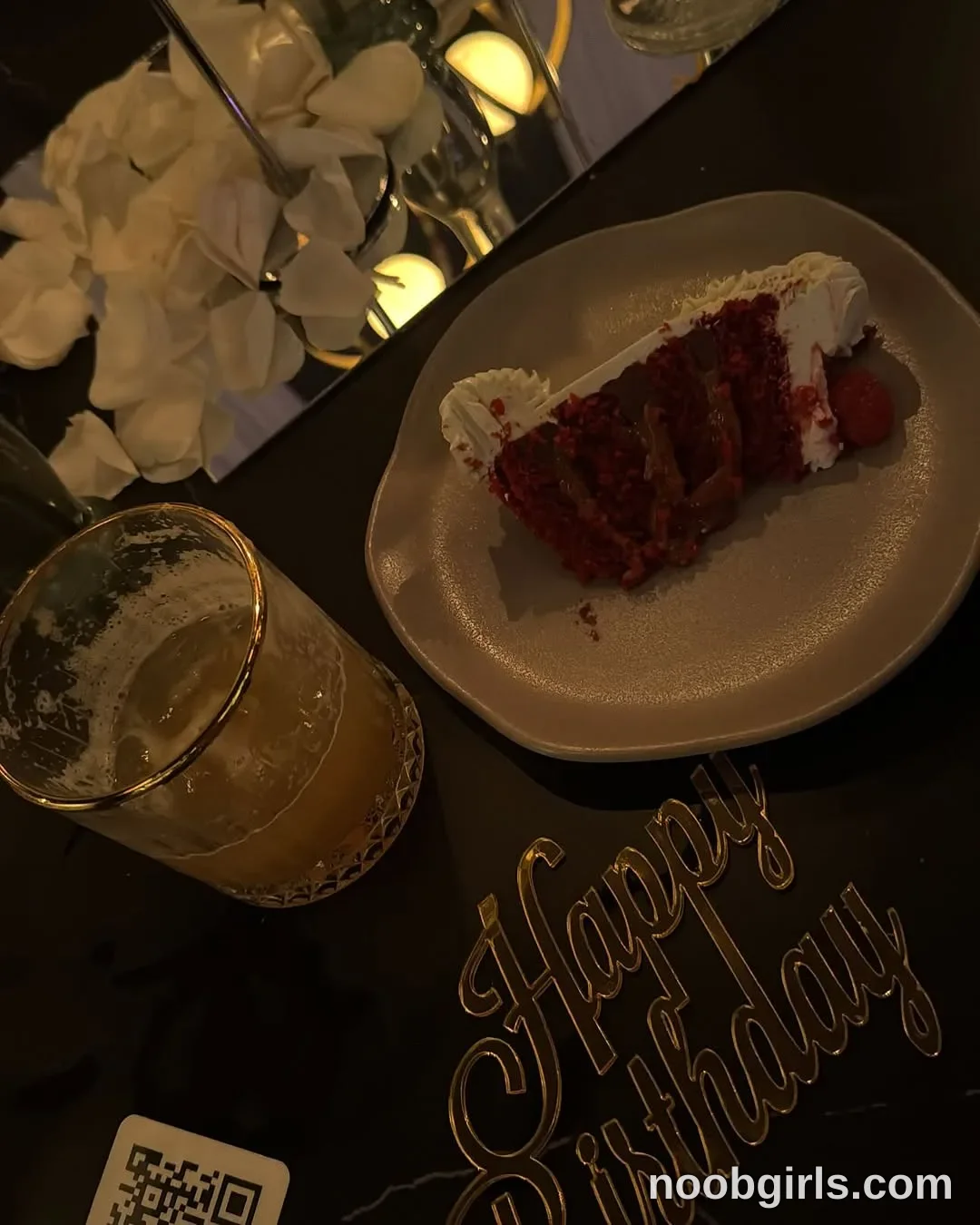 dianac1998 (@dianac1998) — "Los cumplí muy feliz ❤️🎁🍰🎈"