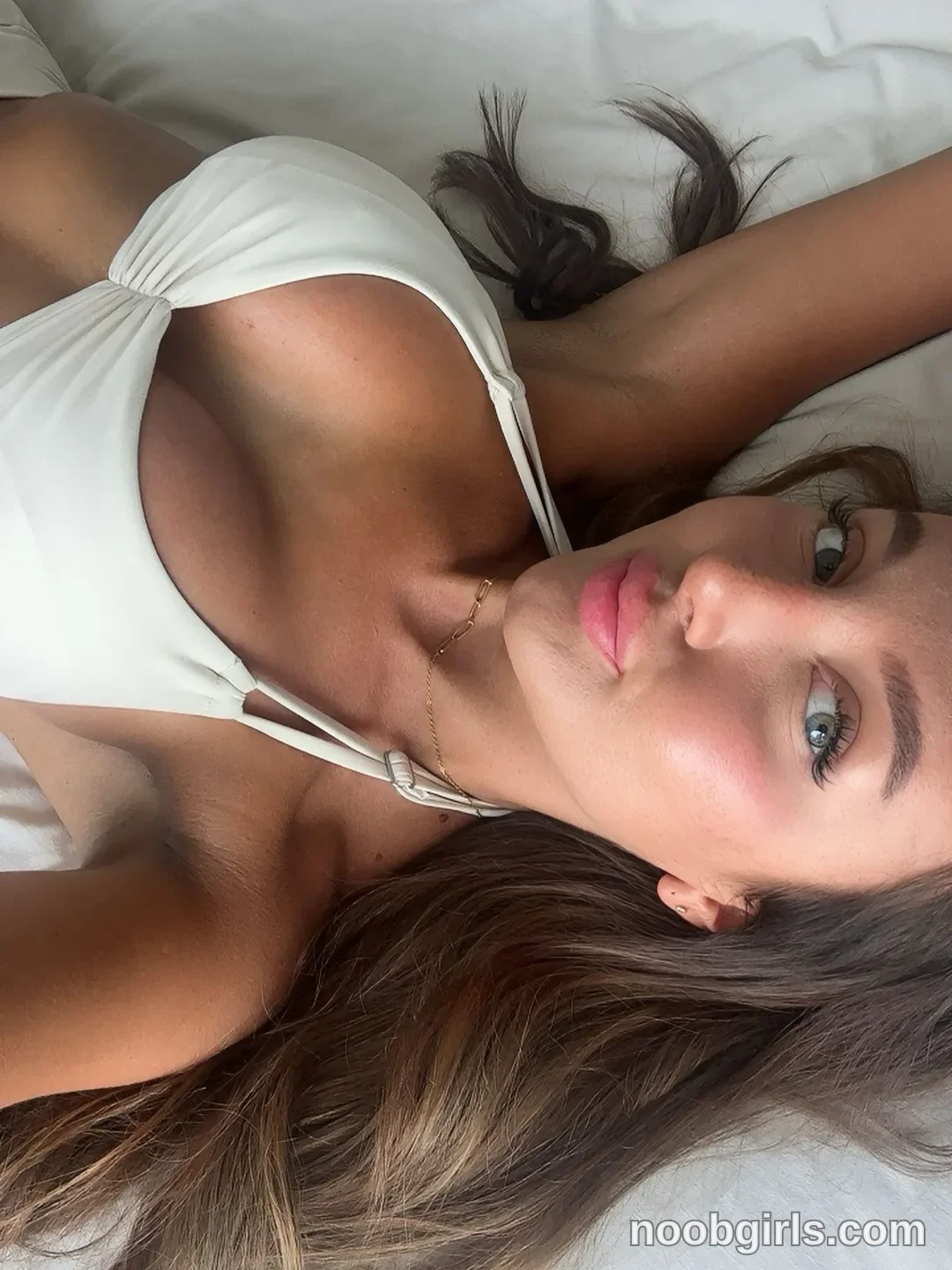 Lilah (@dreamyylilah) β "Letβs just lay in bed all day βοΈ"