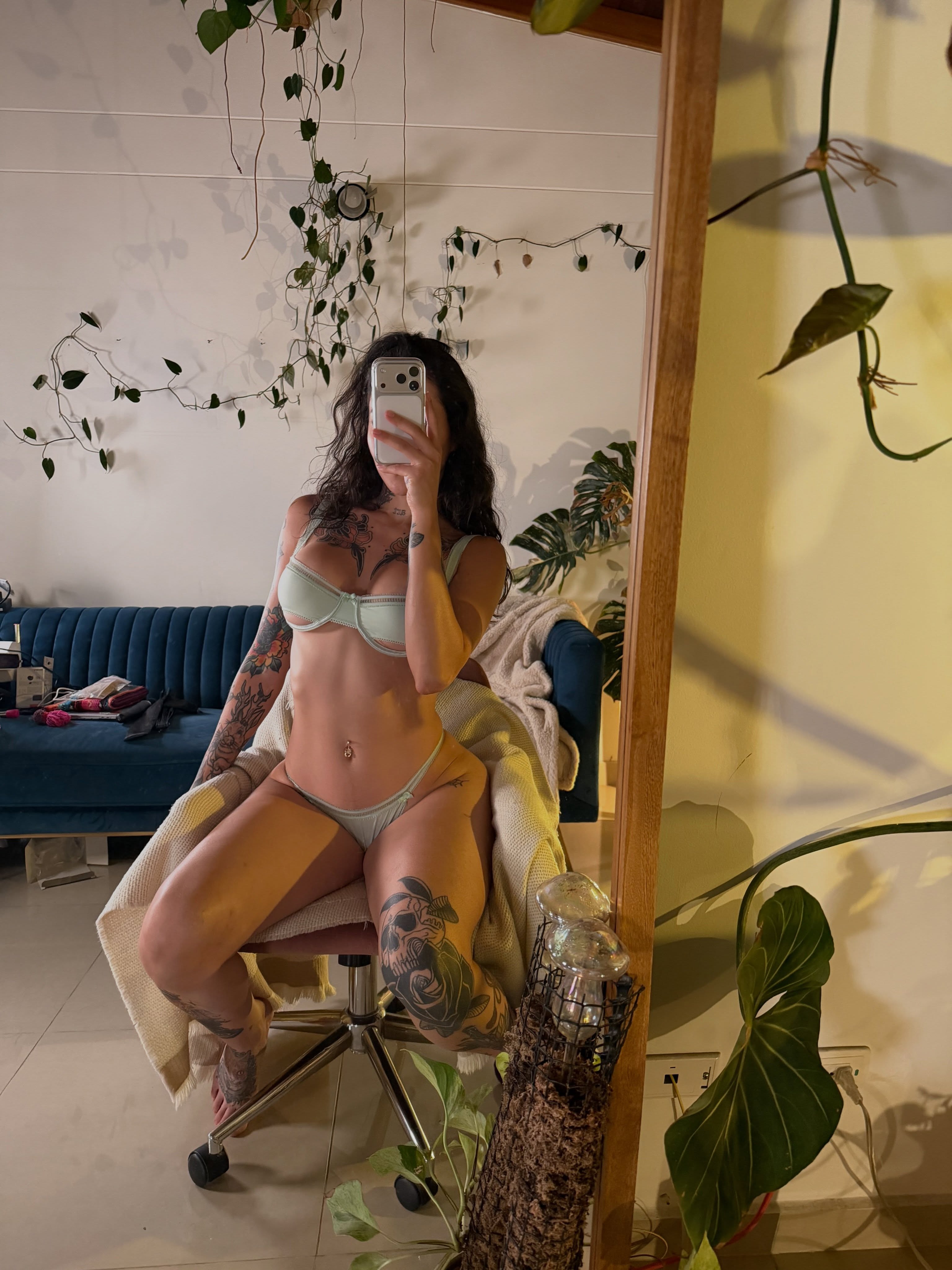 Effy / Cam anniversary september 4 / onlyfans/lowelleffy exclusive photo gallery image #18 — Chaturbate streamer profile