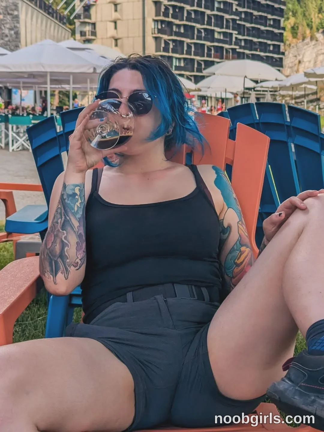 Era (@eralendra) — "Je me disais que cette chaleur méritait un bon verre… et ta compagnie pour la…" in Flaine, France