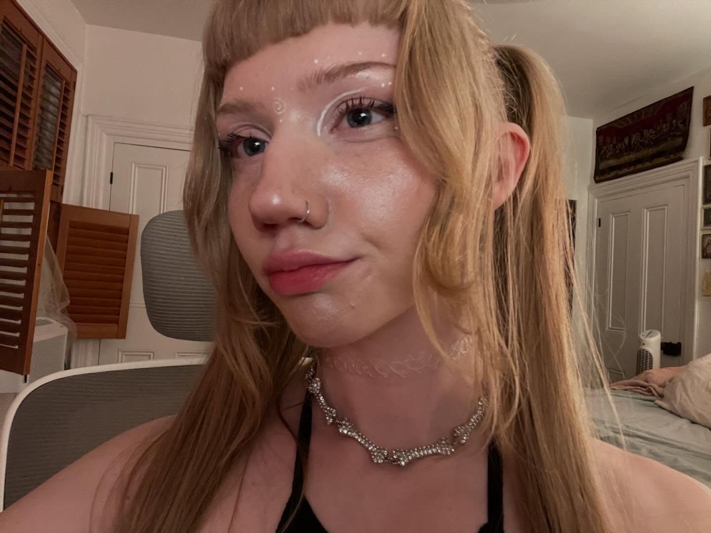 eve003300 (@eve003300) high-res photoshoot photo #13 — Chaturbate cam model gallery