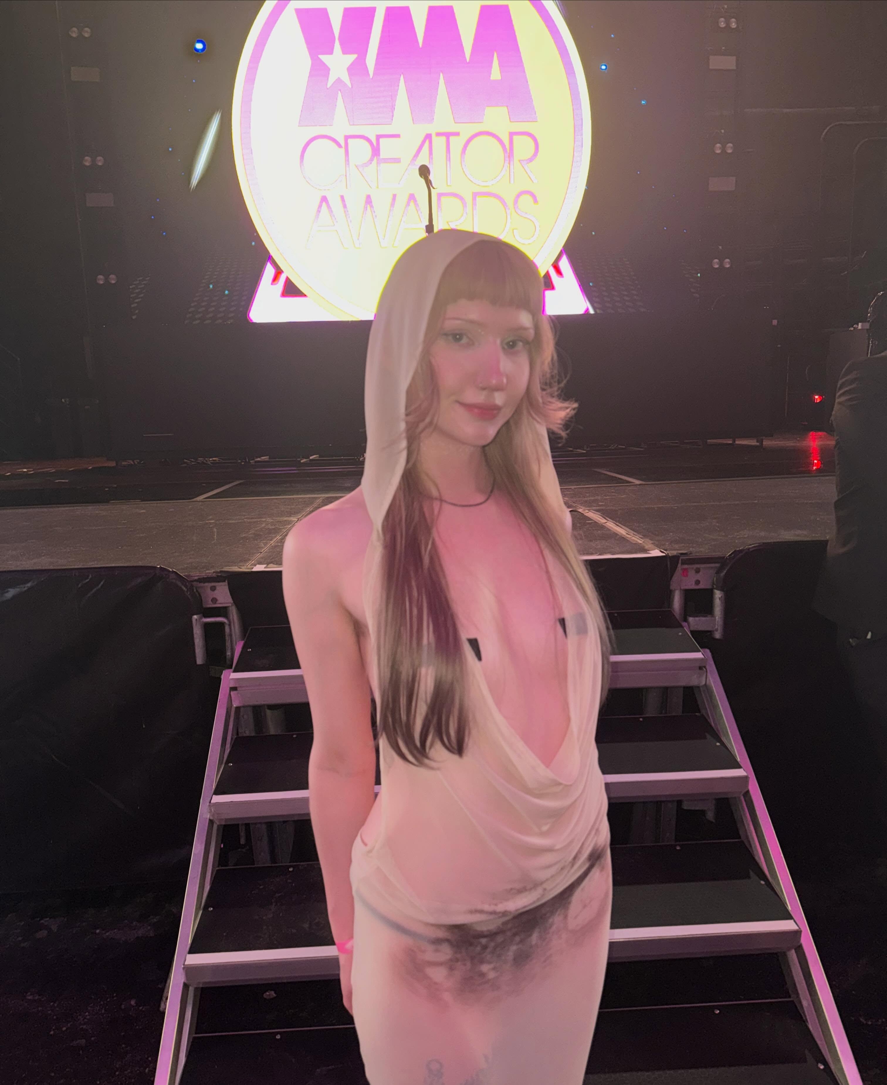 eve003300 (@eve003300) high-res photoshoot photo #16 — Chaturbate cam model gallery