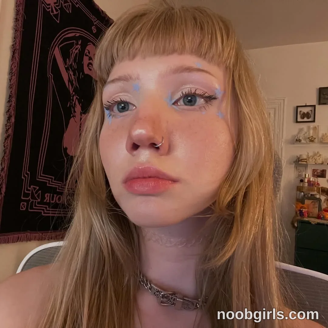 eve003300 (@eve003300) — "feeling blue blue blue"