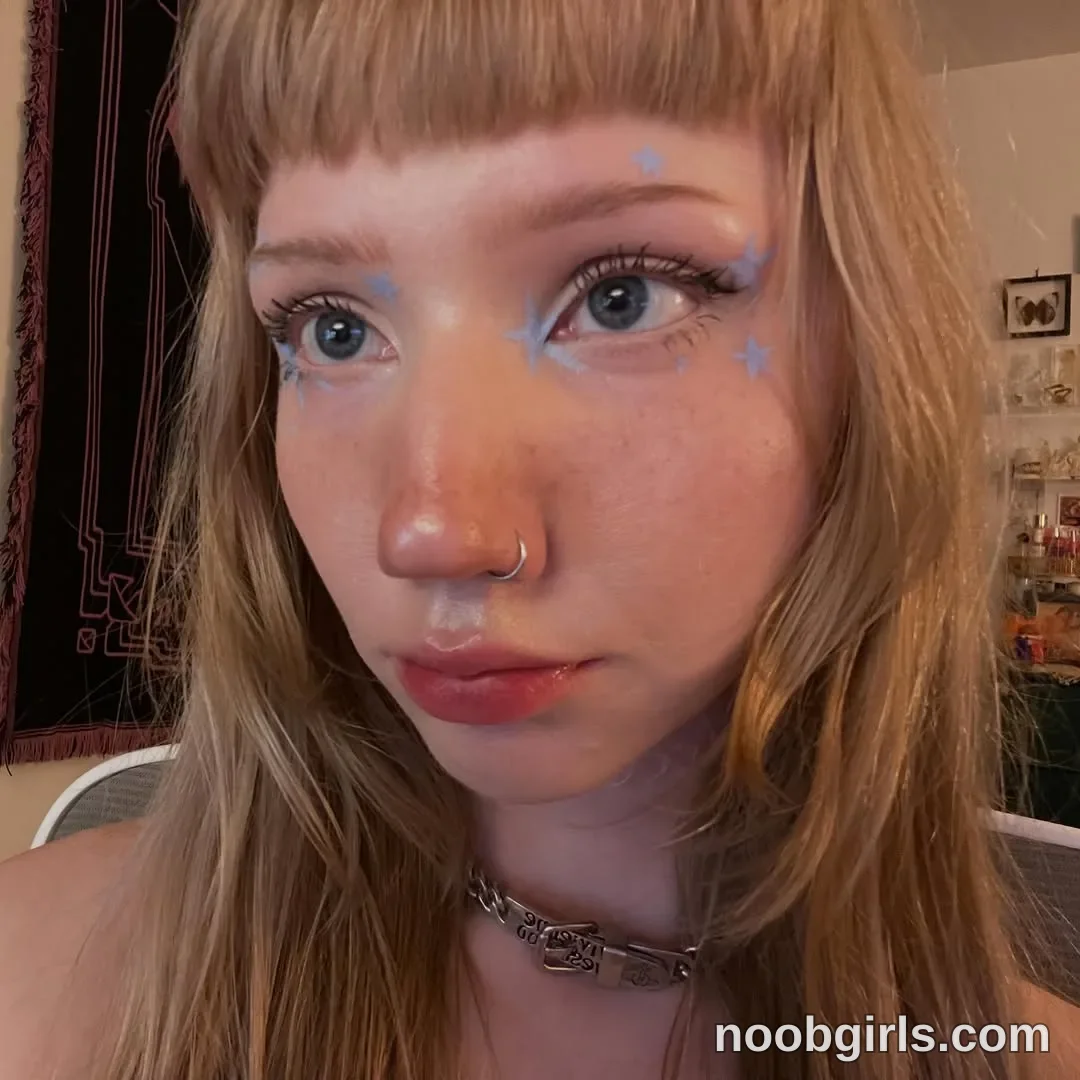 eve003300 (@eve003300) — "feeling blue blue blue"
